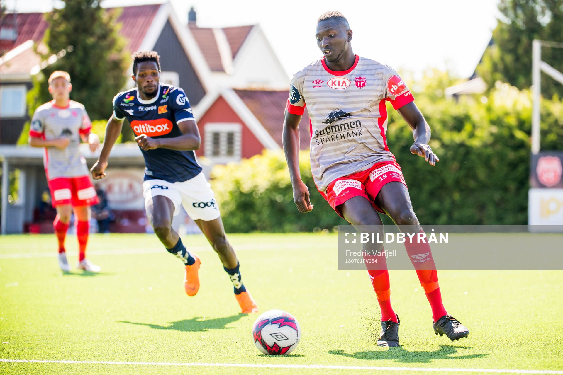 Usman Sale of Viking and Mansour Gueye of Strømmen