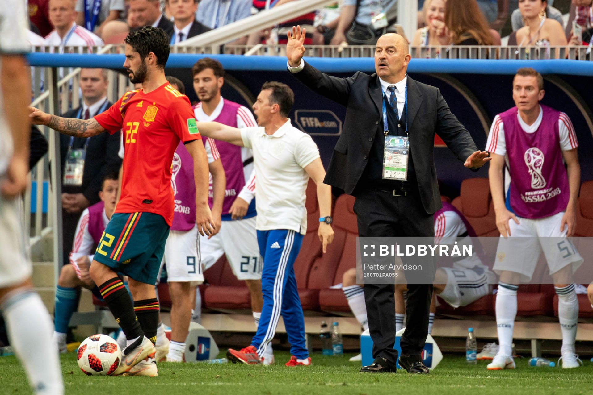 head coach Stanislav Cherchesov of Russia
