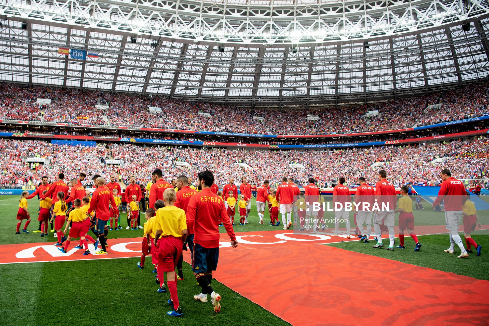 Teams prior to the FIFA World Cup round of 16 match between