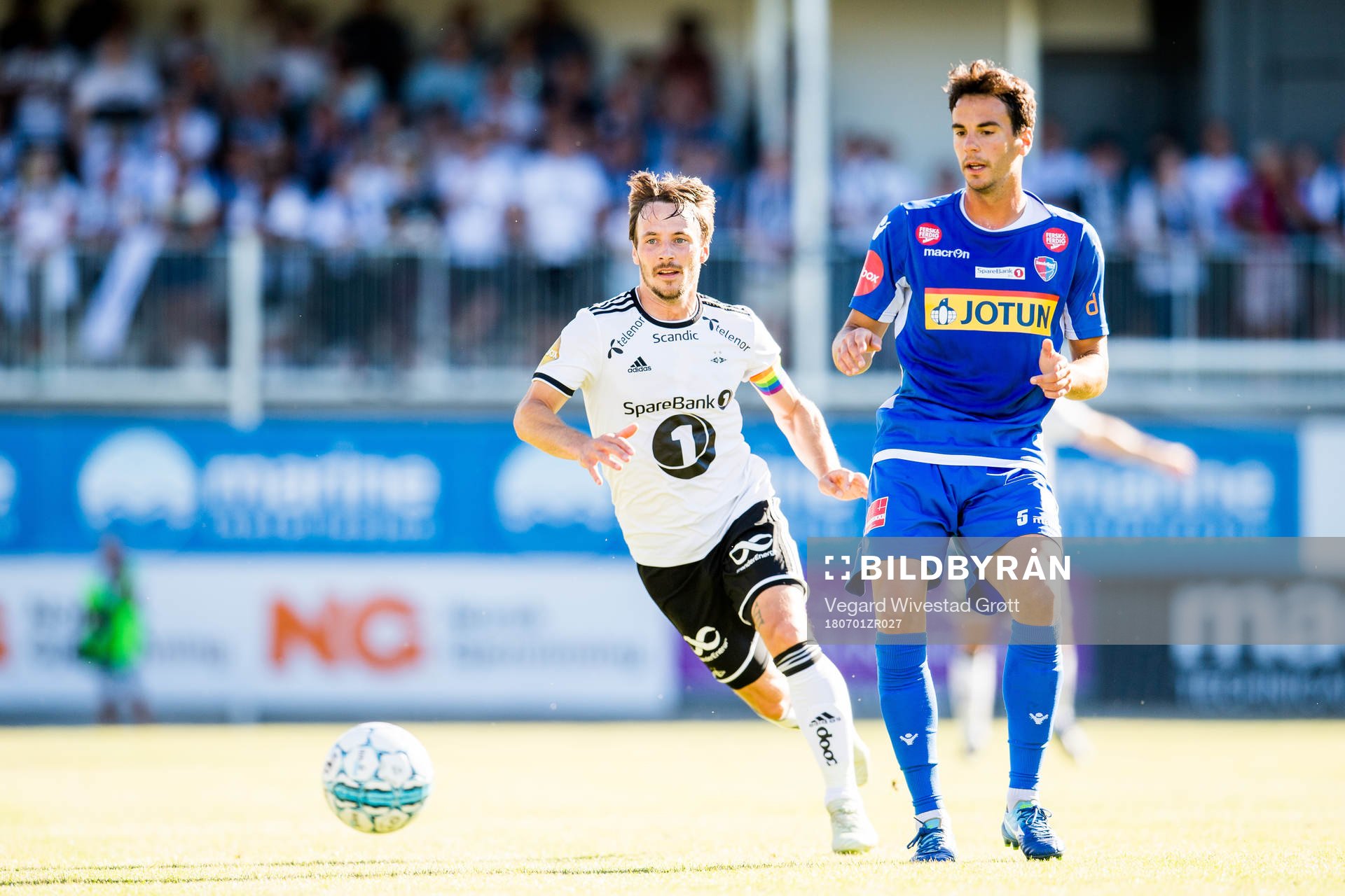 Mike Jensen of Rosenborg and Enric Valles of Sandefjord