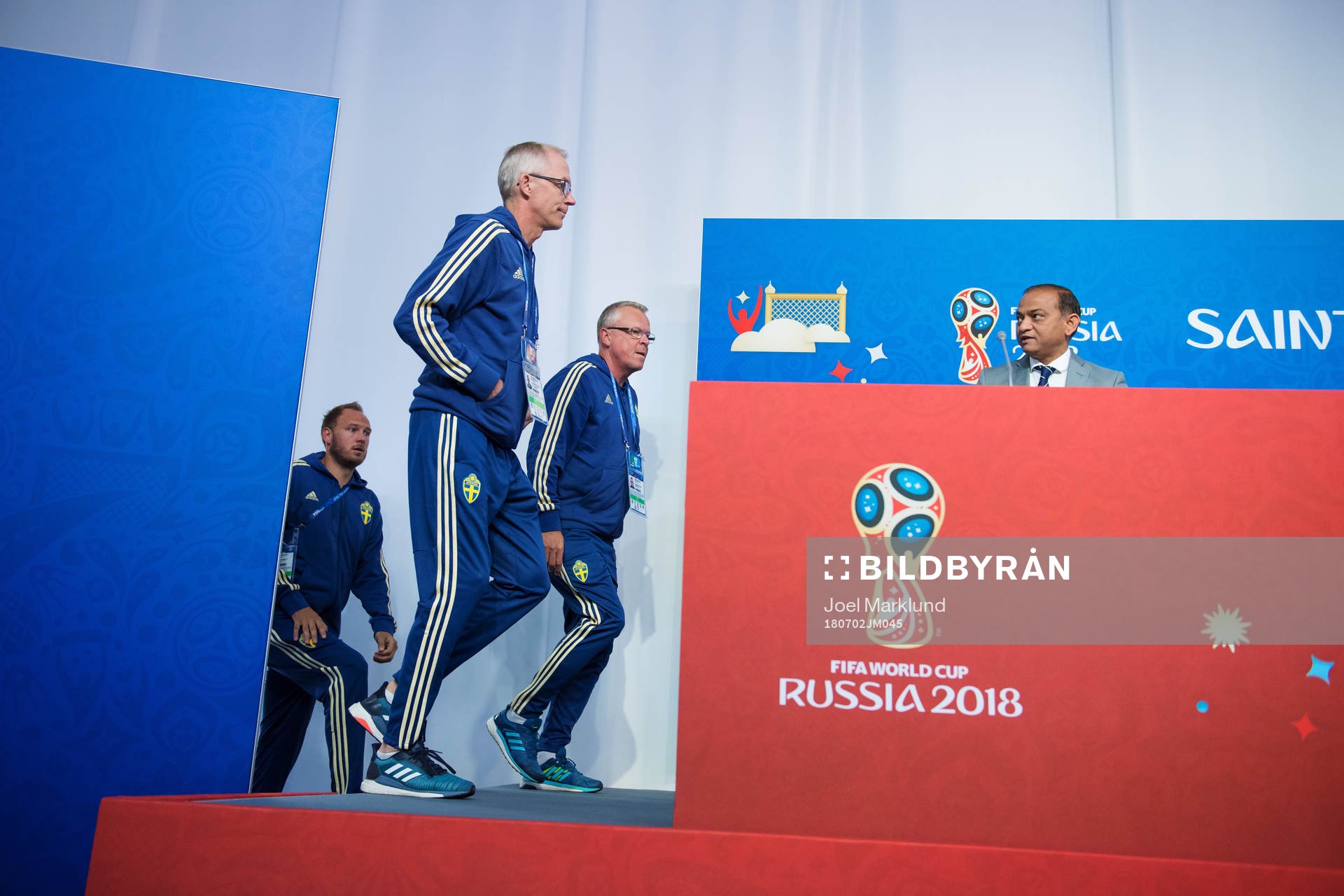 Andreas Granqvist, press officer Staffan Stjernholm and