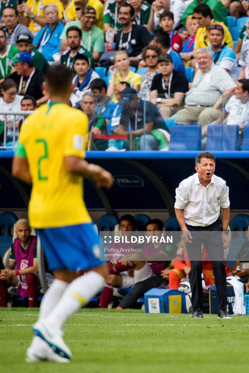 Head coach Juan Carlos Osorio of Mexico during the FIFA World Cup round of 16 match between Brazil and Mexico on July 2, 2018 in Samara.