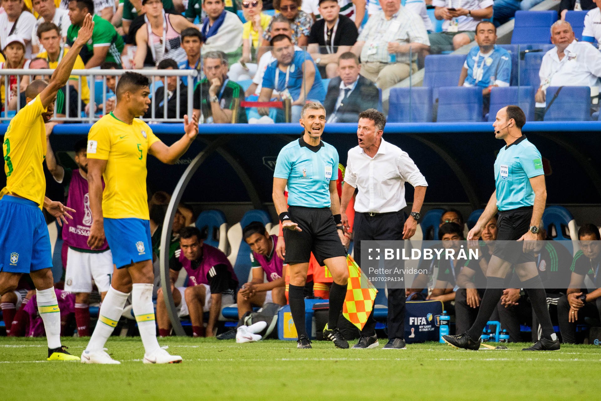 Head coach Juan Carlos Osorio of Mexico reacts during the FIFA World Cup round of 16 match between Brazil and Mexico on July 2, 2018 in Samara.