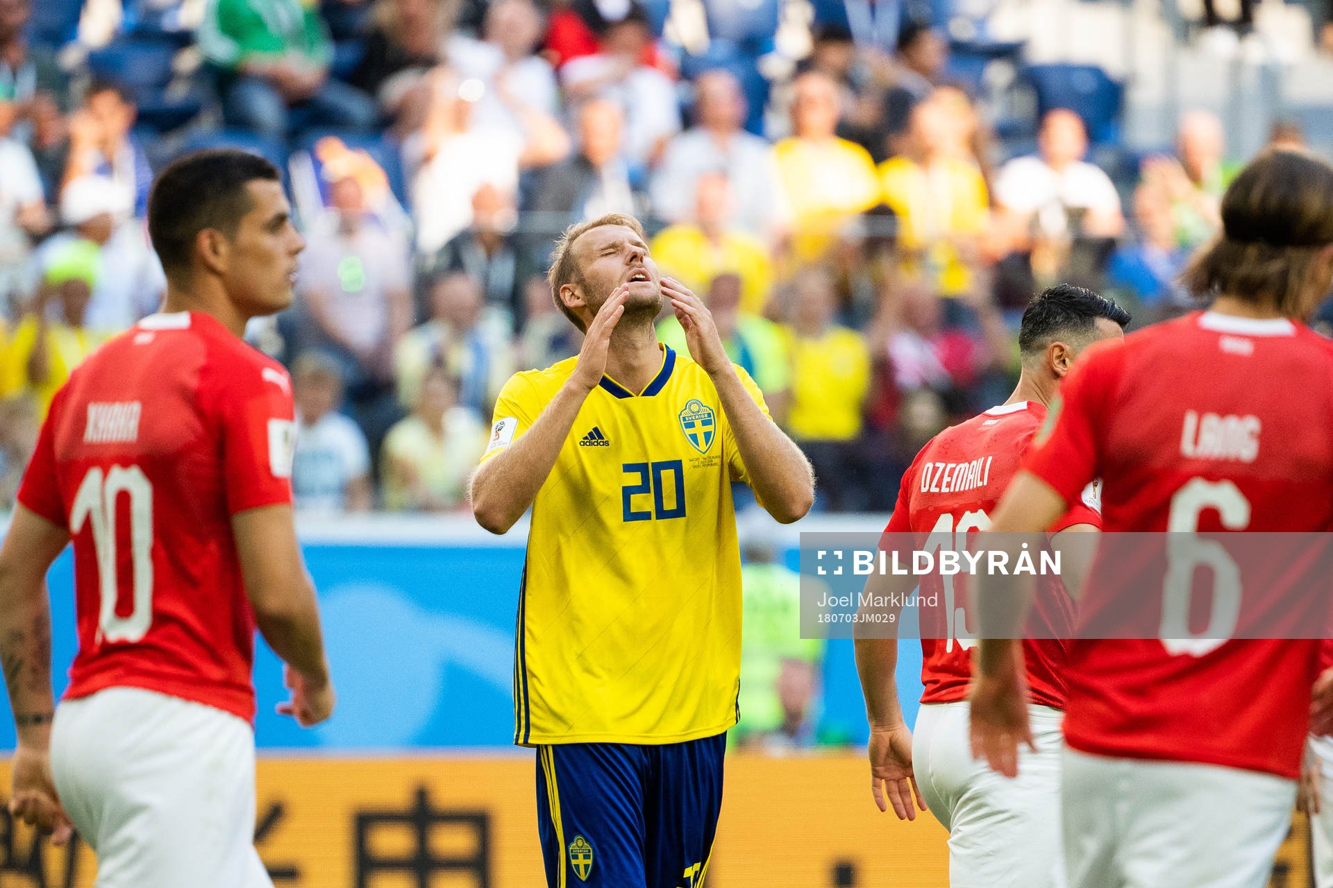 Ola Toivonen looks dejected