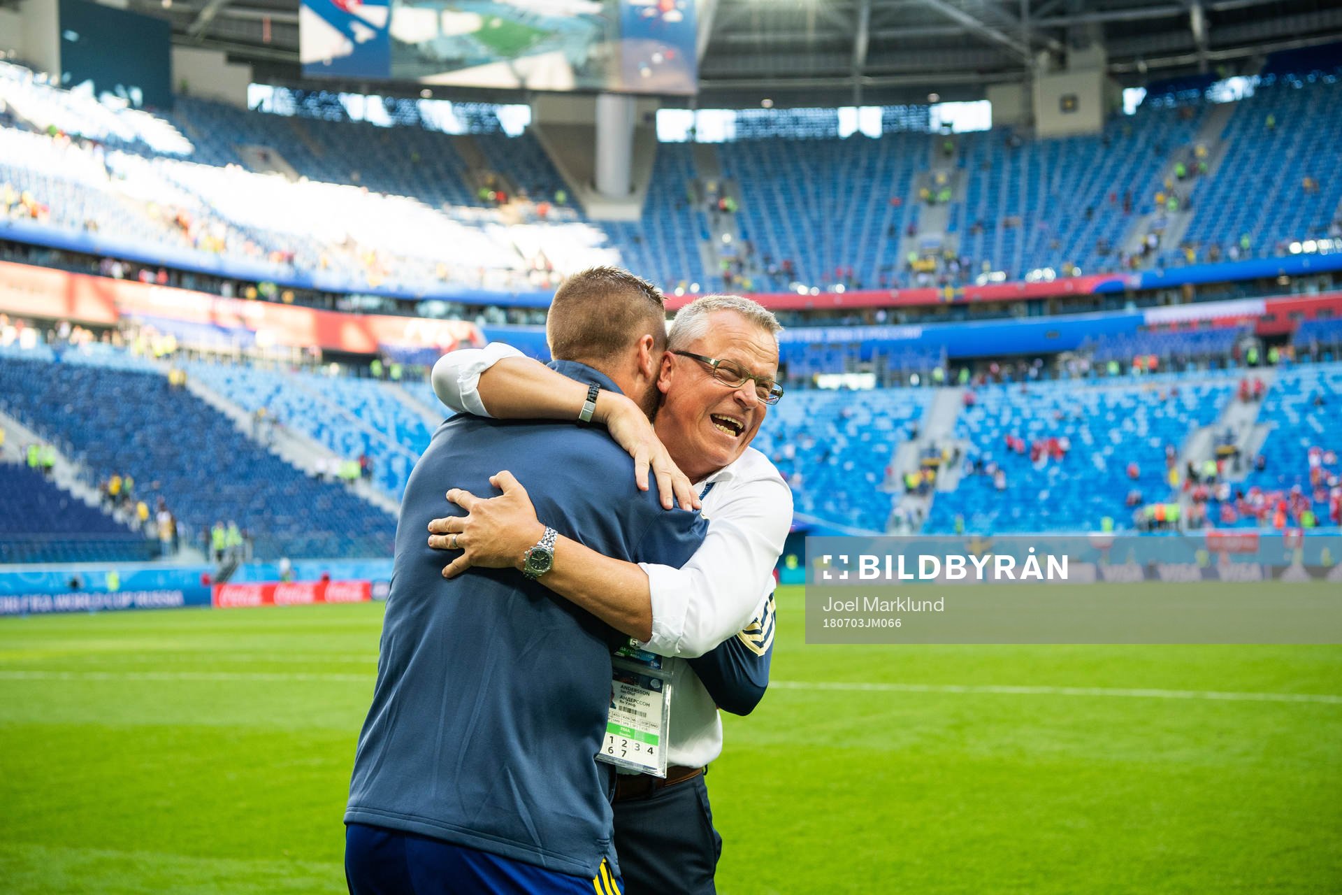 Pontus Jansson hugs the head coach Janne Andersson of