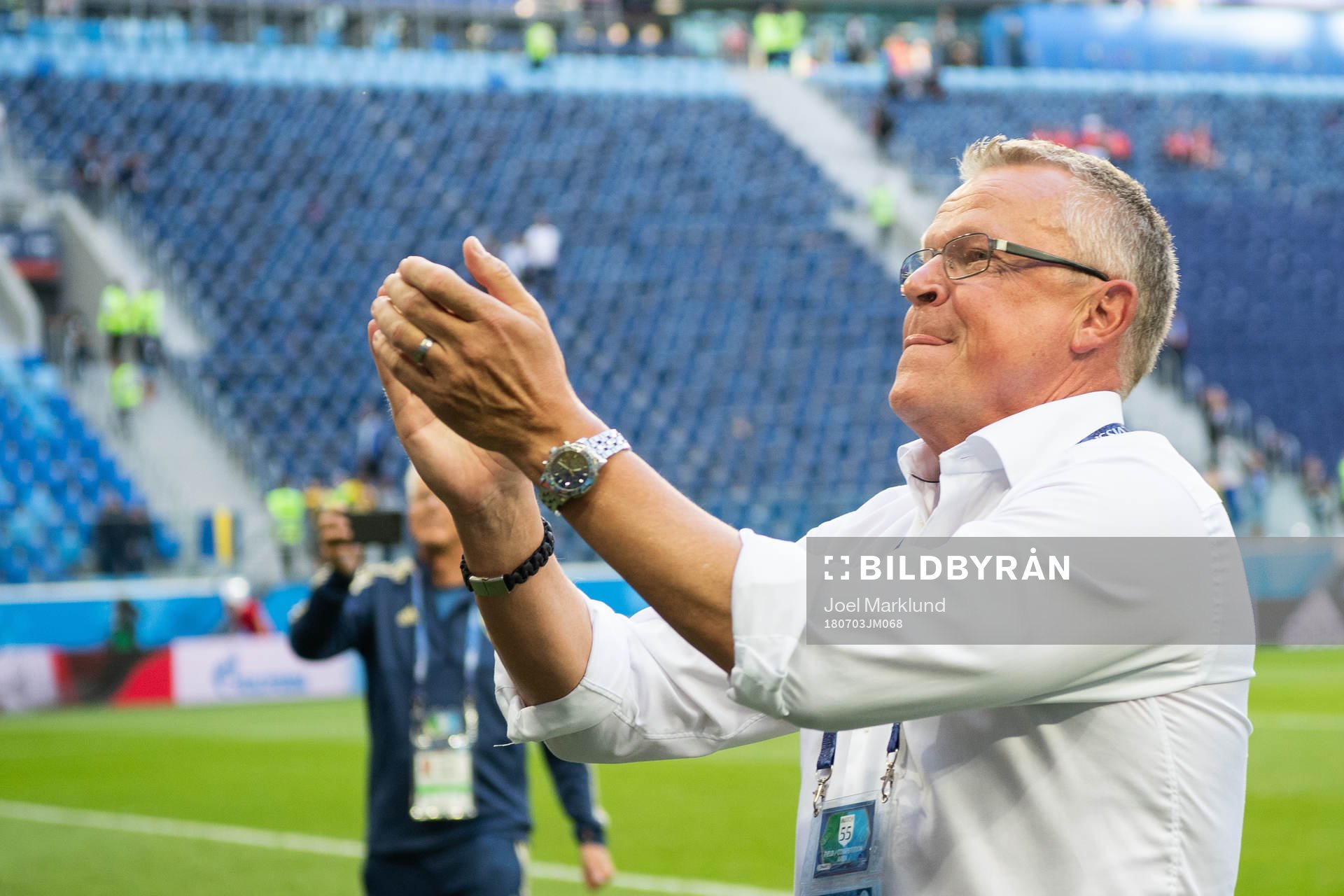 Head coach Janne Andersson of Sweden celebrate