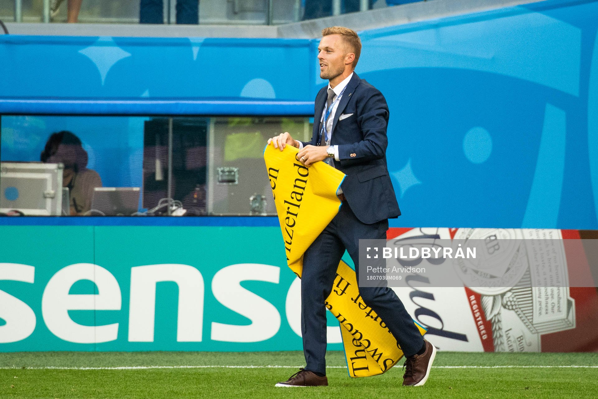 Sebastian Larsson of Sweden with a sign as he celebrate