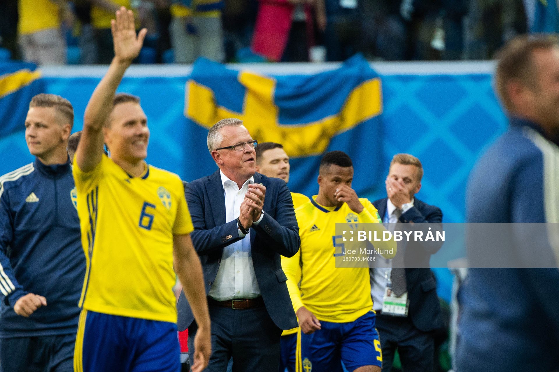 head coach Janne Andersson of Sweden celebrate