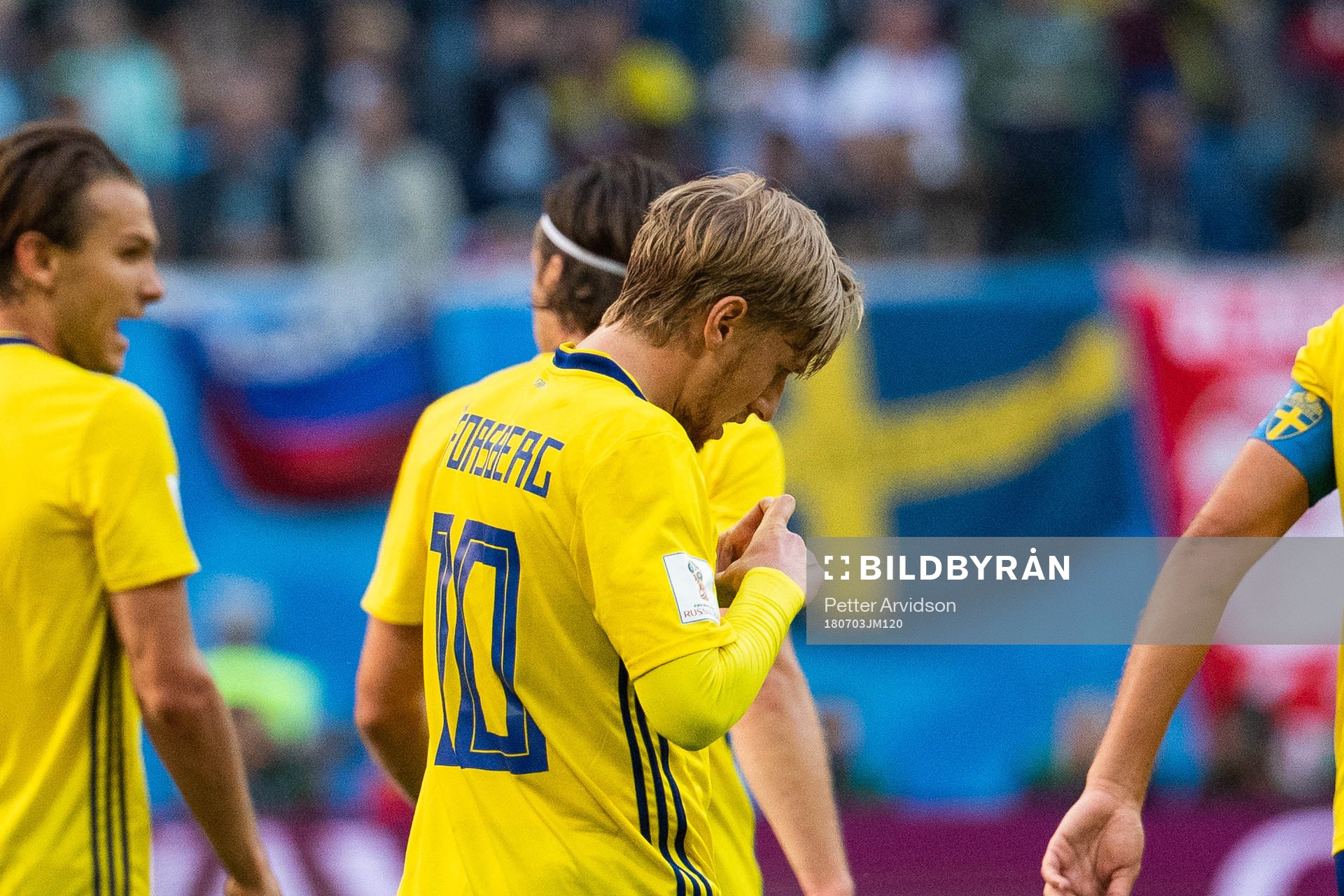 Emil Forsberg makes a heart with his hands