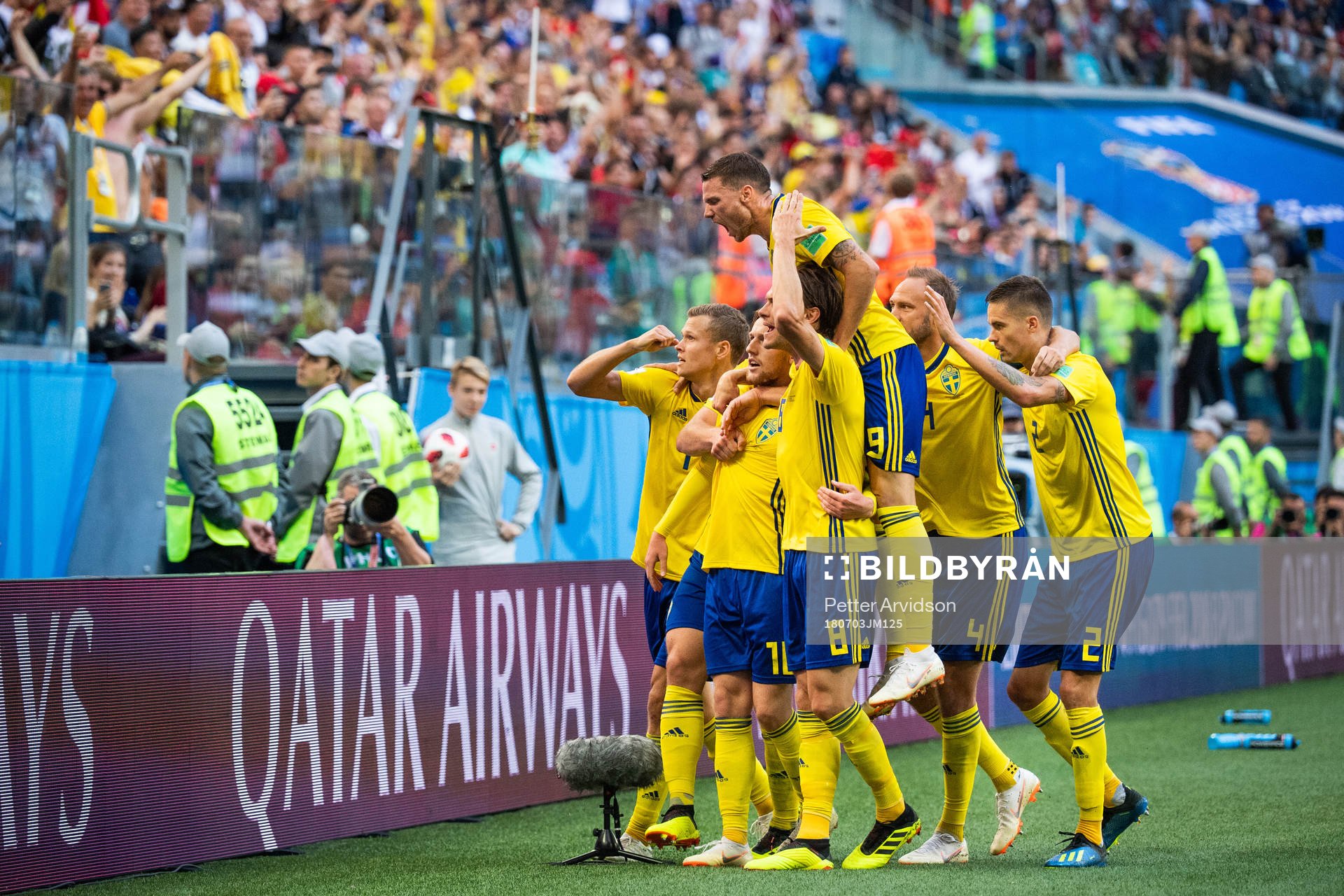 Emil Forsberg celebrate with team mates