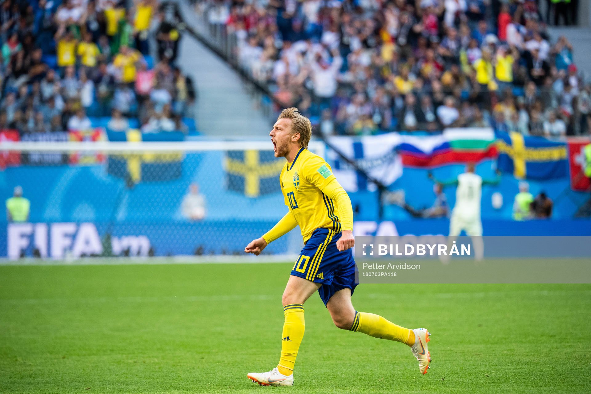Emil Forsberg of Sweden celebrate