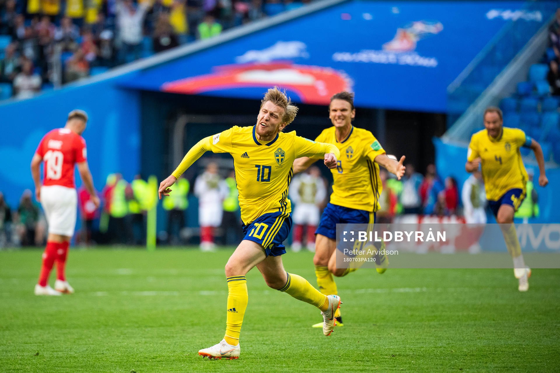 Emil Forsberg of Sweden celebrate