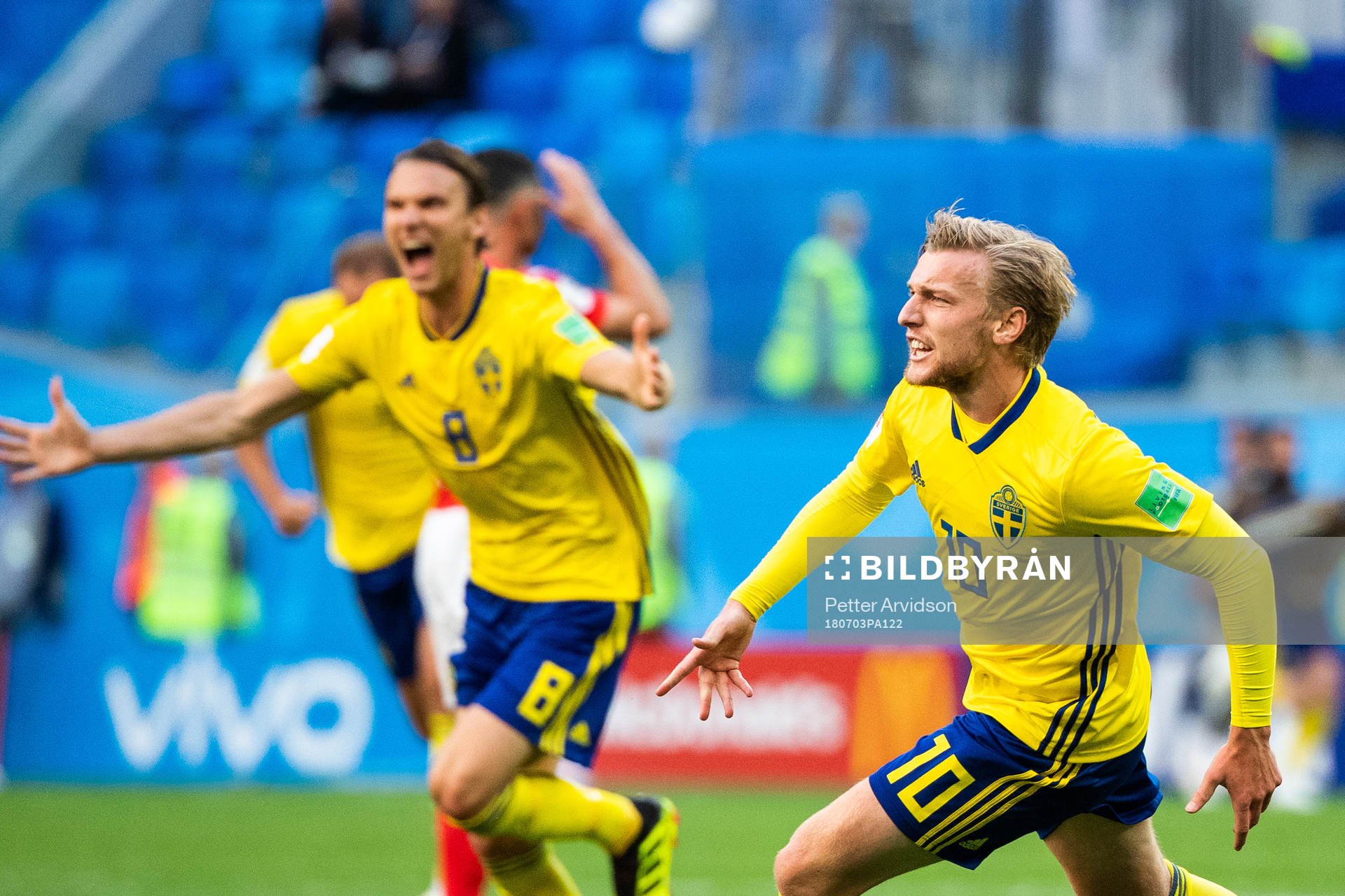 Emil Forsberg of Sweden celebrate