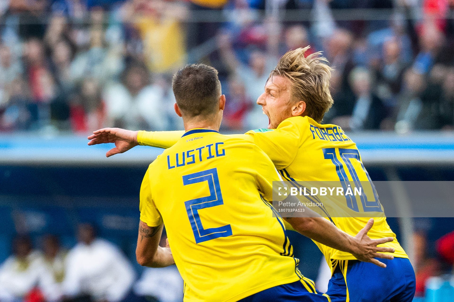 Emil Forsberg of Sweden celebrate