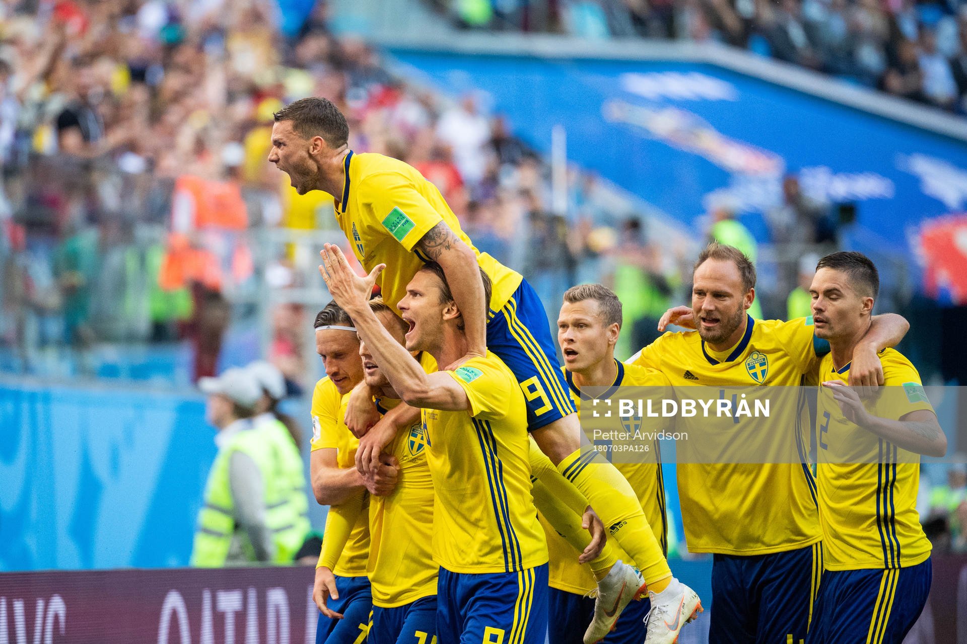 Emil Forsberg of Sweden celebrate with team mates