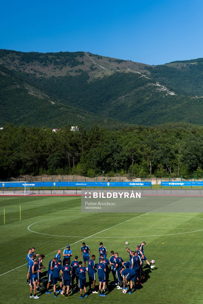 The Swedish national football team is gathered at a practice session during the FIFA World Cup on July 4, 2018 in Gelendzhik.