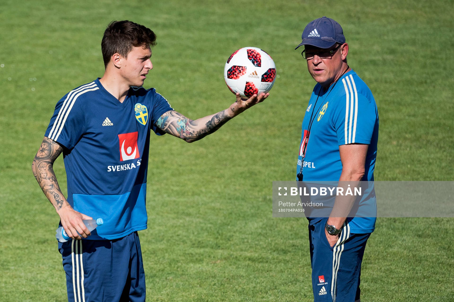 Victor Nilsson Lindelöf and head coach Janne Andersson of