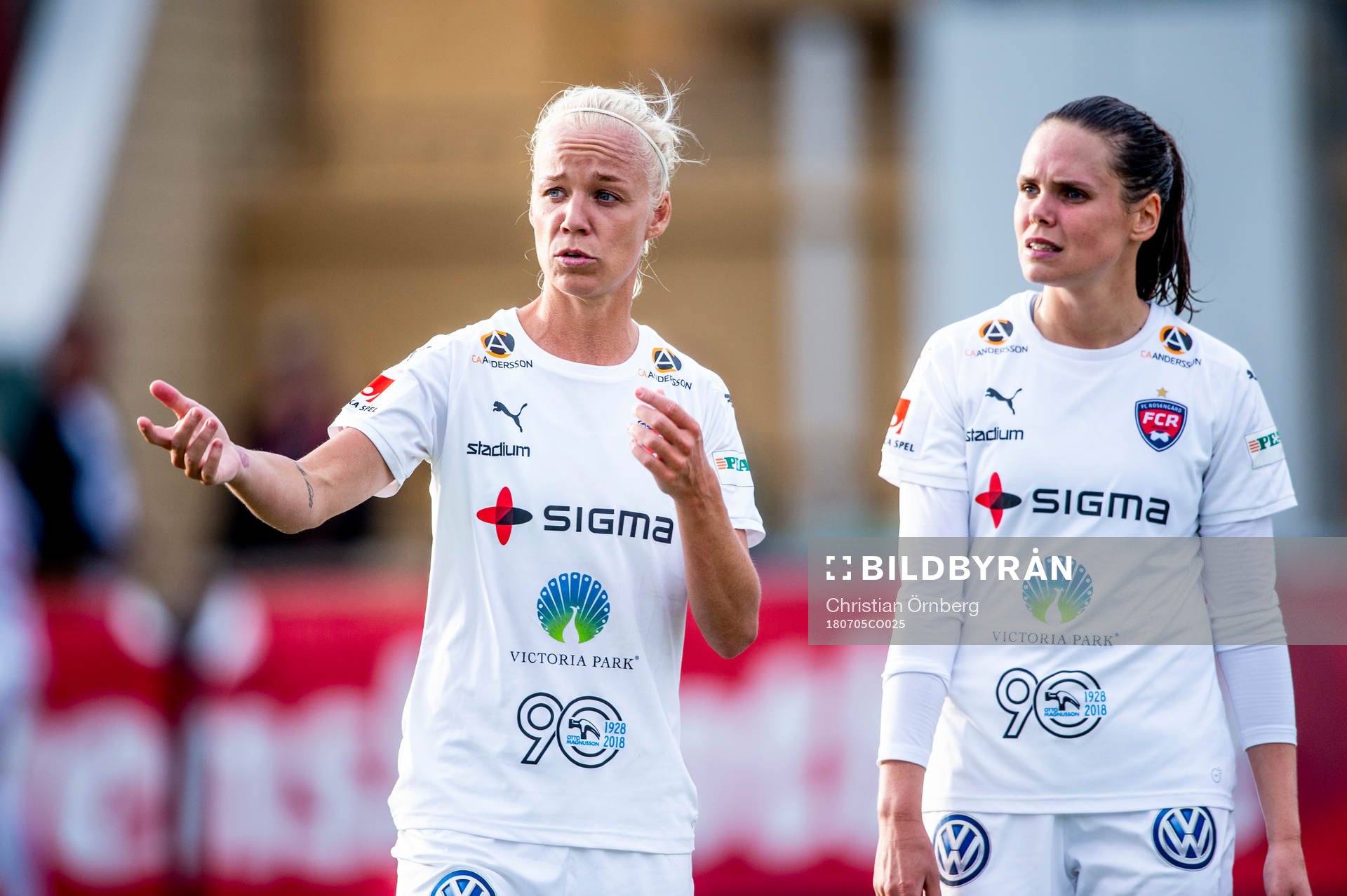 Rosengårds Caroline Seger och Simone Boye Sörensen deppar