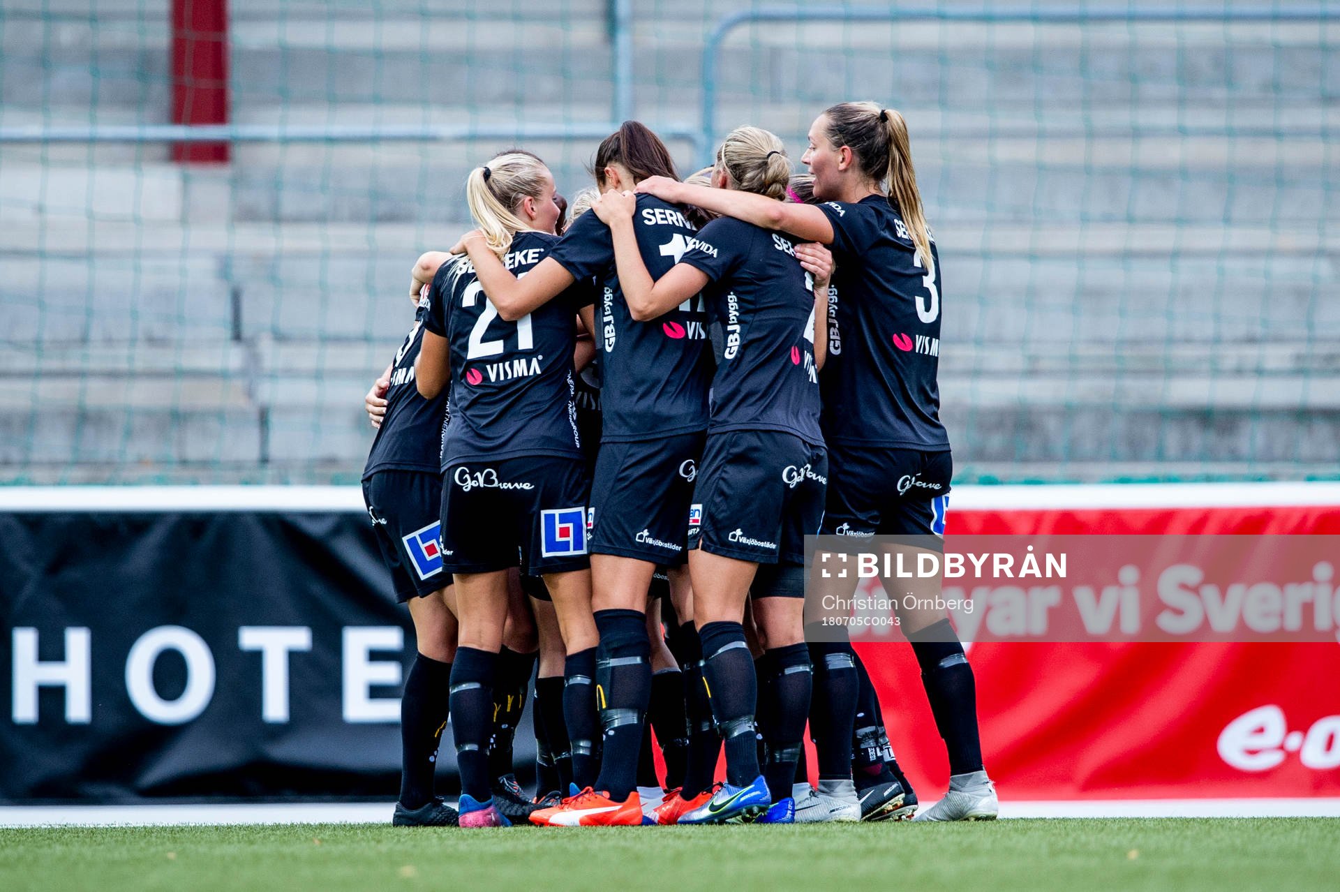 Jubel i Växjö efter 1-0 under fotbollsmatchen i Damallsvenskan mellan Rosengård och Växjö den 5 juli 2018 i Malmö.