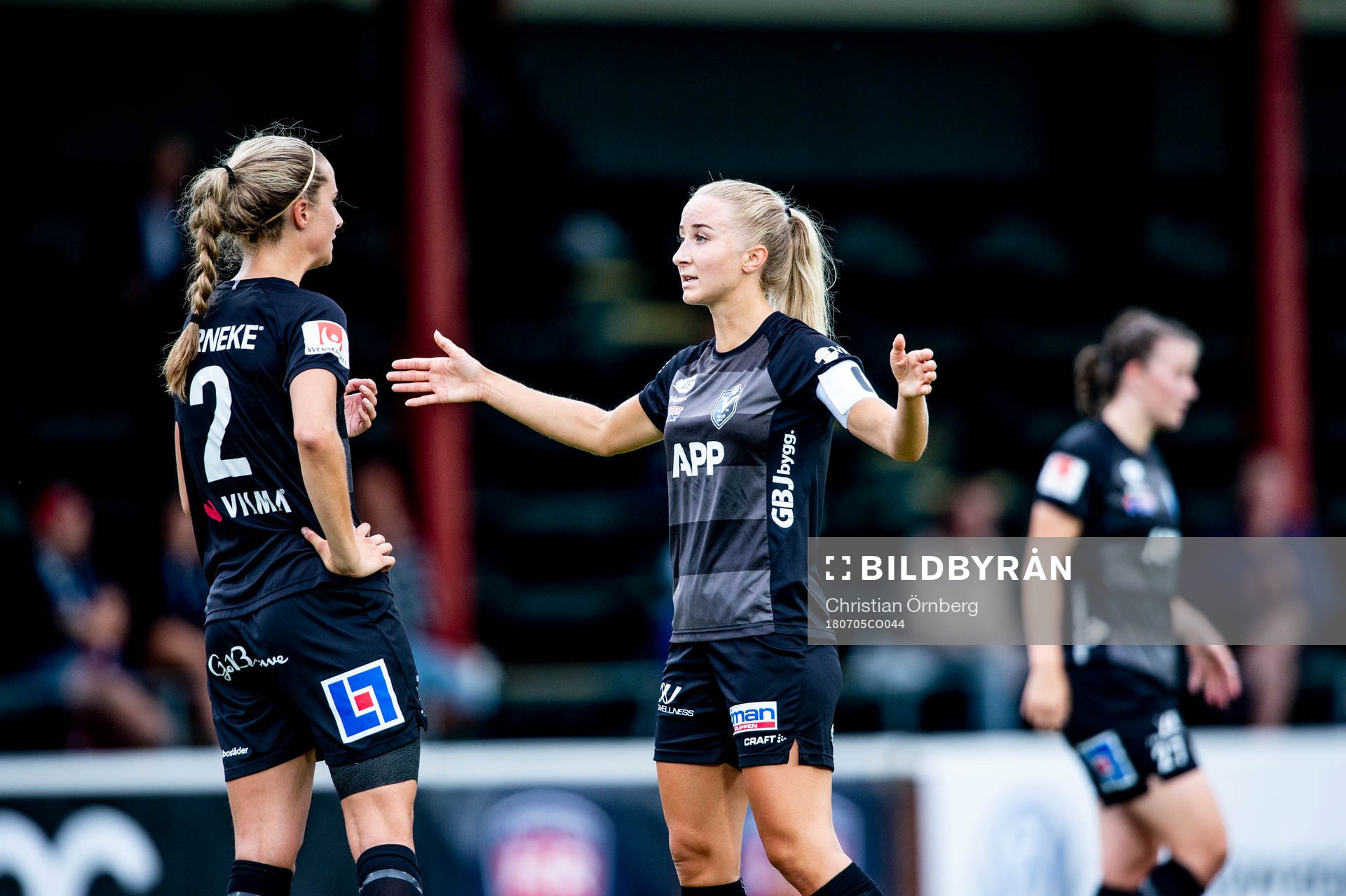 Växjös Elin Karlsson och Jonna Ståhl deppar