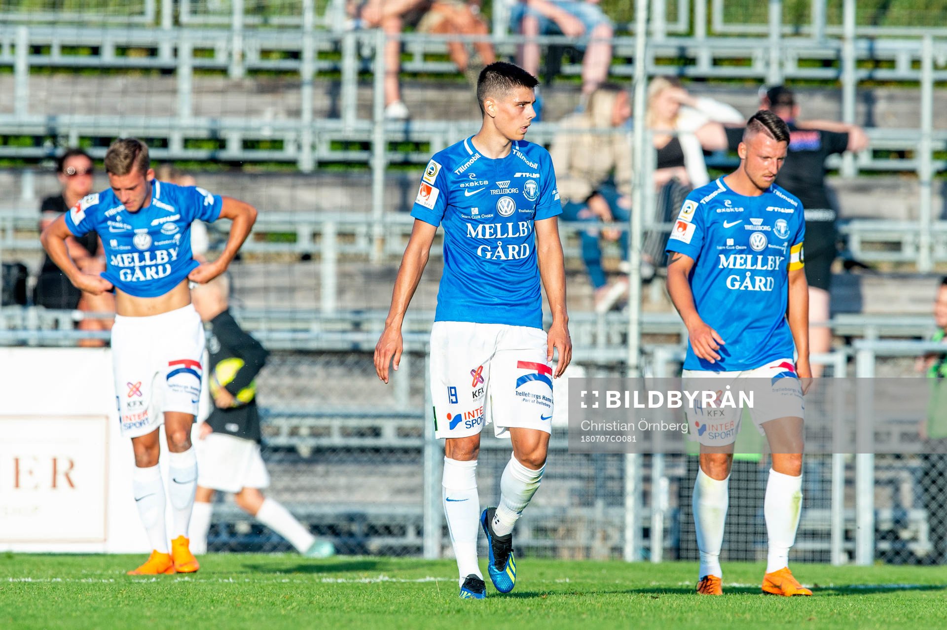 Trelleborgs Denis Hadzikadunic deppar med lagkamraterna