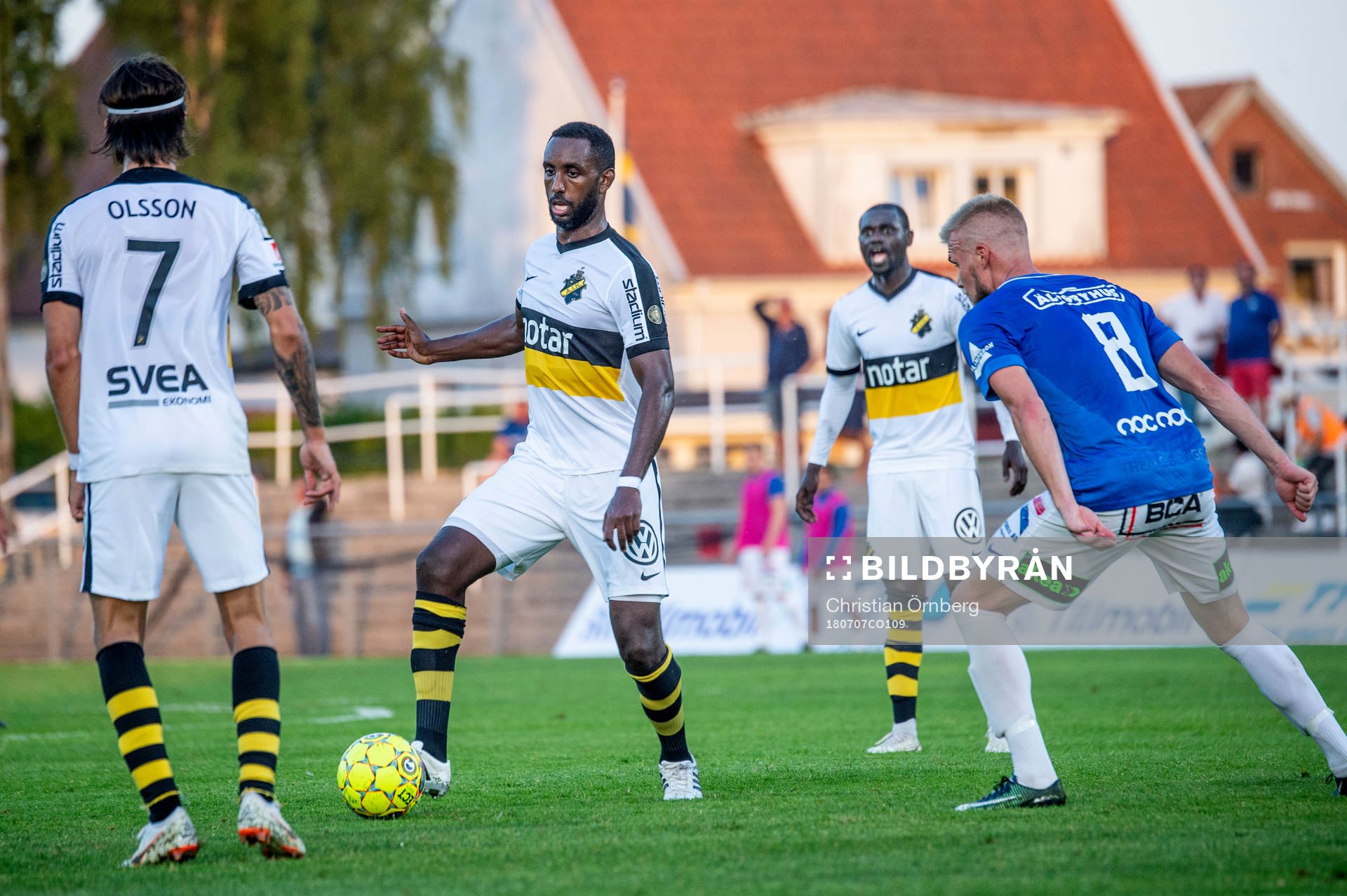s Henok Goitom, Kristoffer Olsson och Enoch Kofi Adu mot