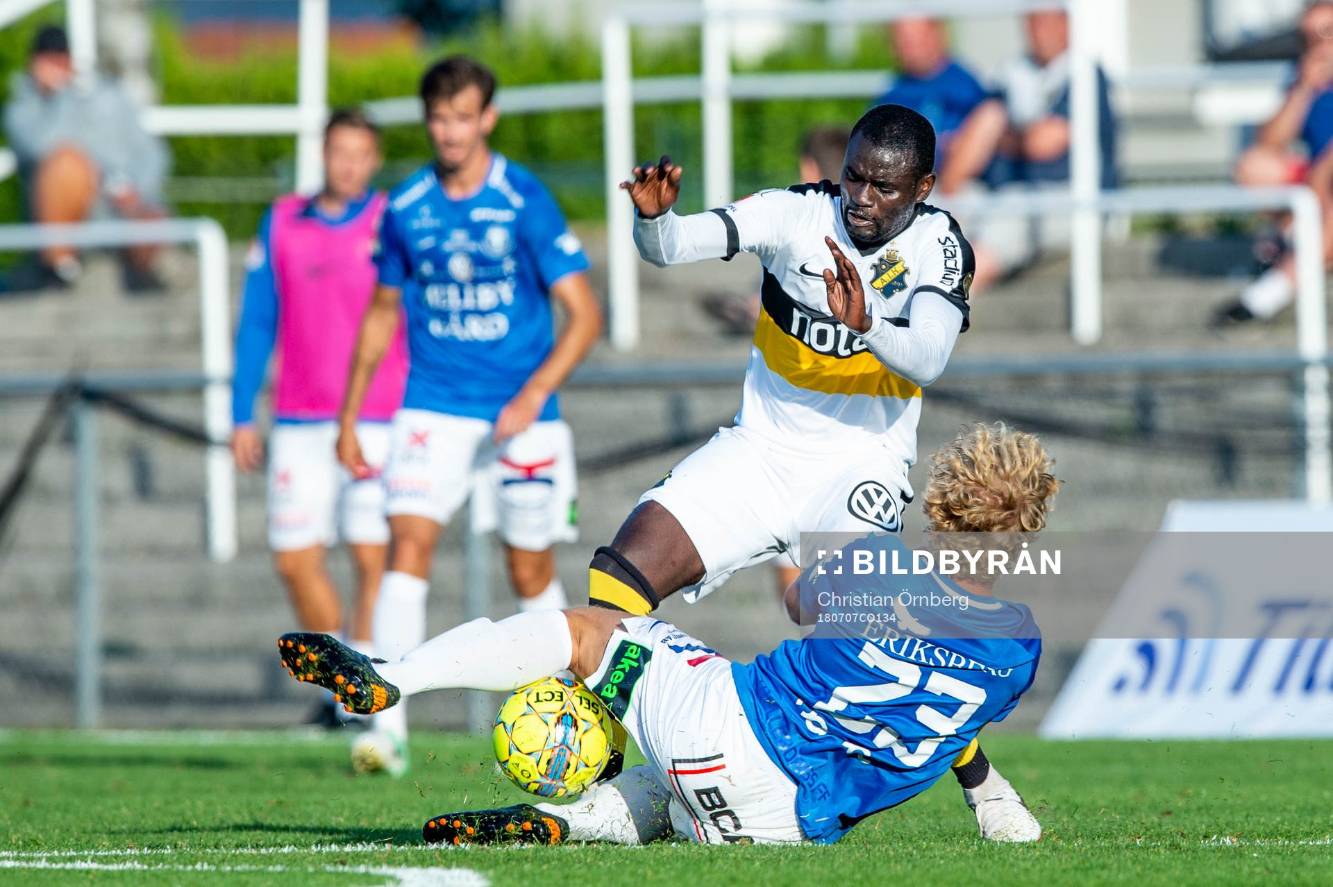 s Enoch Kofi Adu mot Trelleborgs Freddie Brorsson