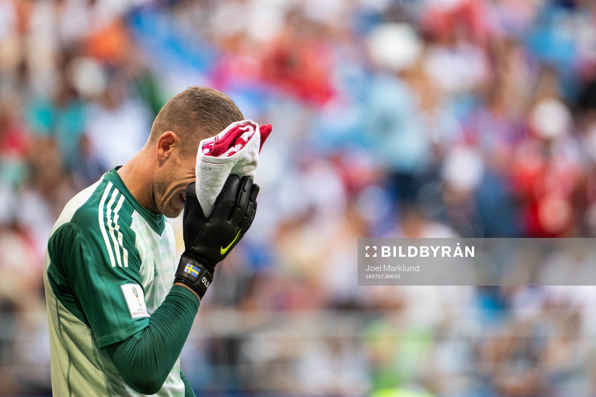 Goalkeeper Robin Olsen of Sweden looks dejected