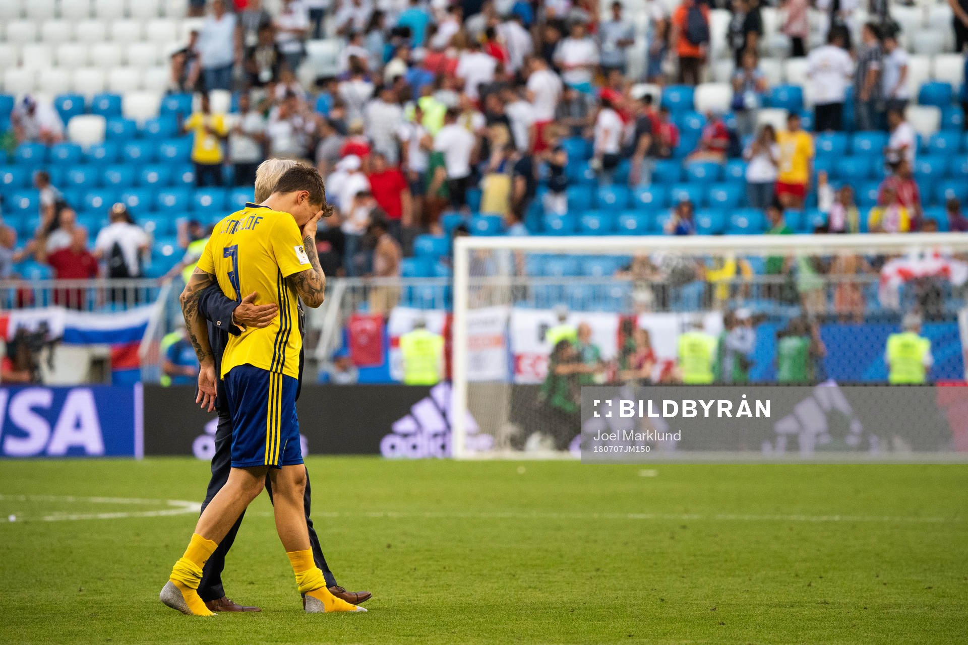 Team Manager Lars Richt and Victor Nilsson Lindelöf of