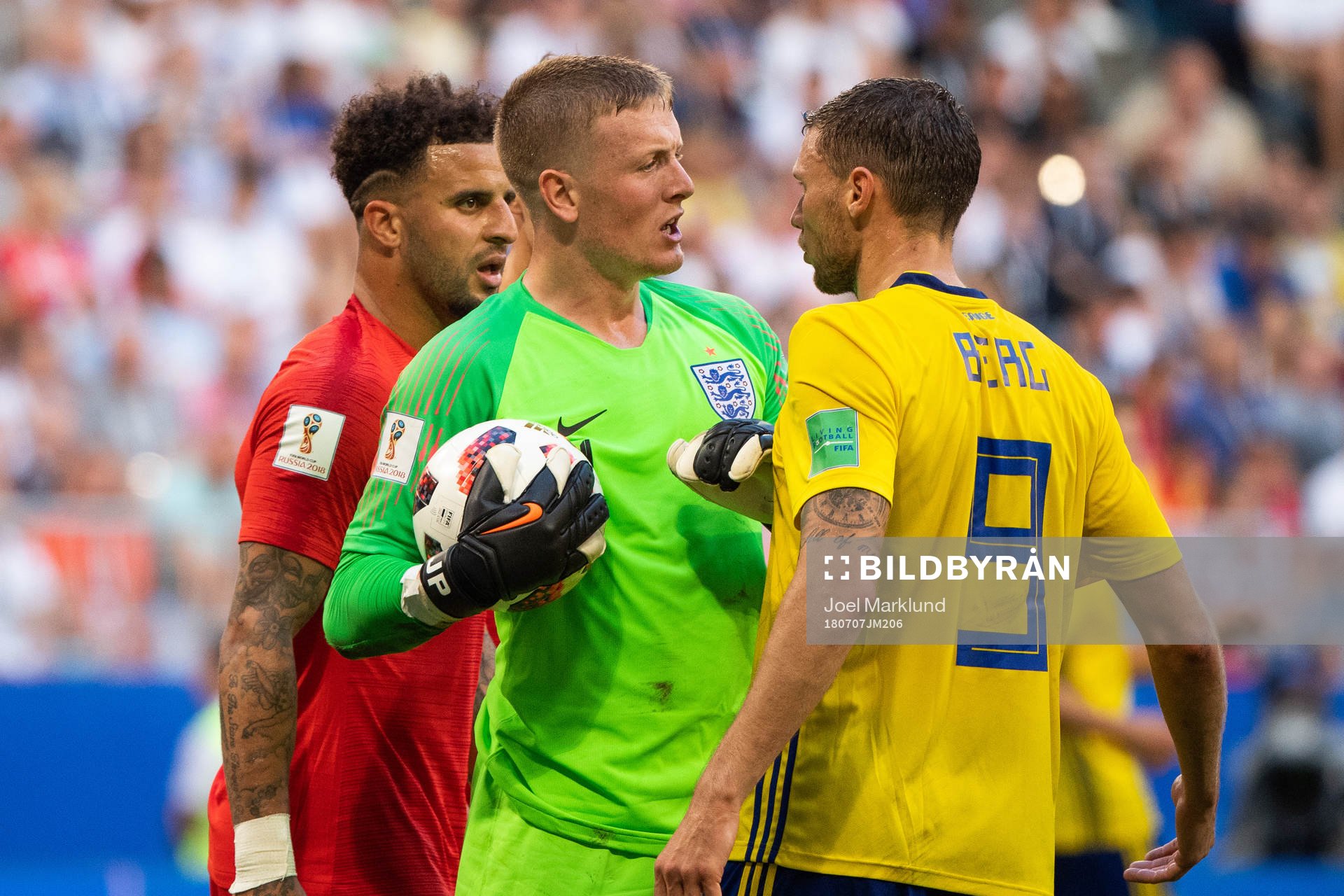 Marcus Berg of Sweden in a disussion with goalkeeper Jordan