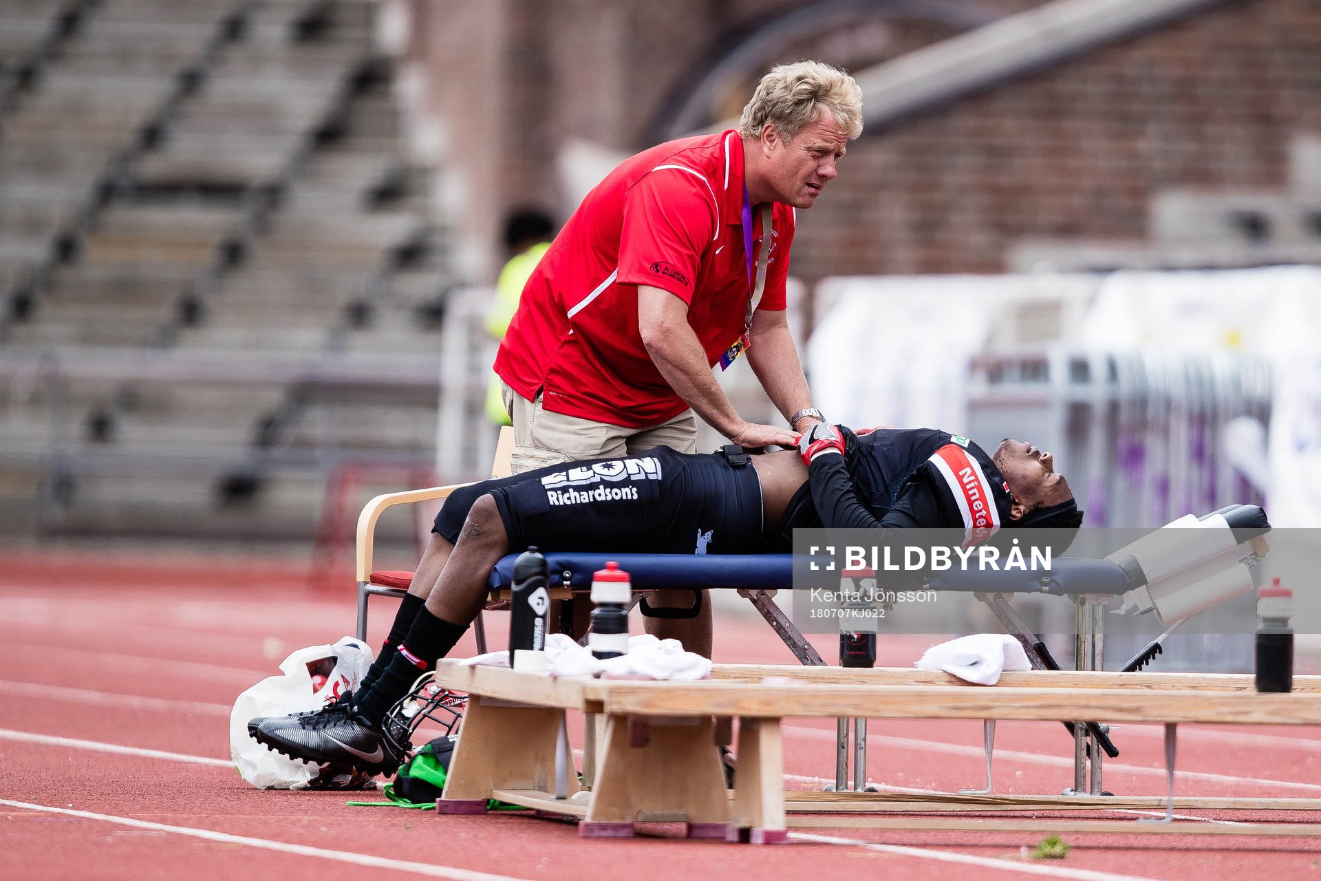 Carlstad Crusaders Julius Rucker får vård