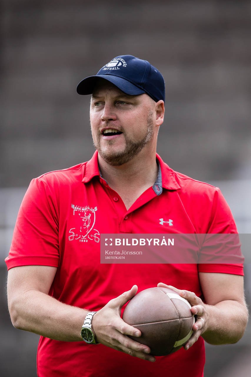 Stockholm Mean Machines tränare Fredrik Pilbäck innan