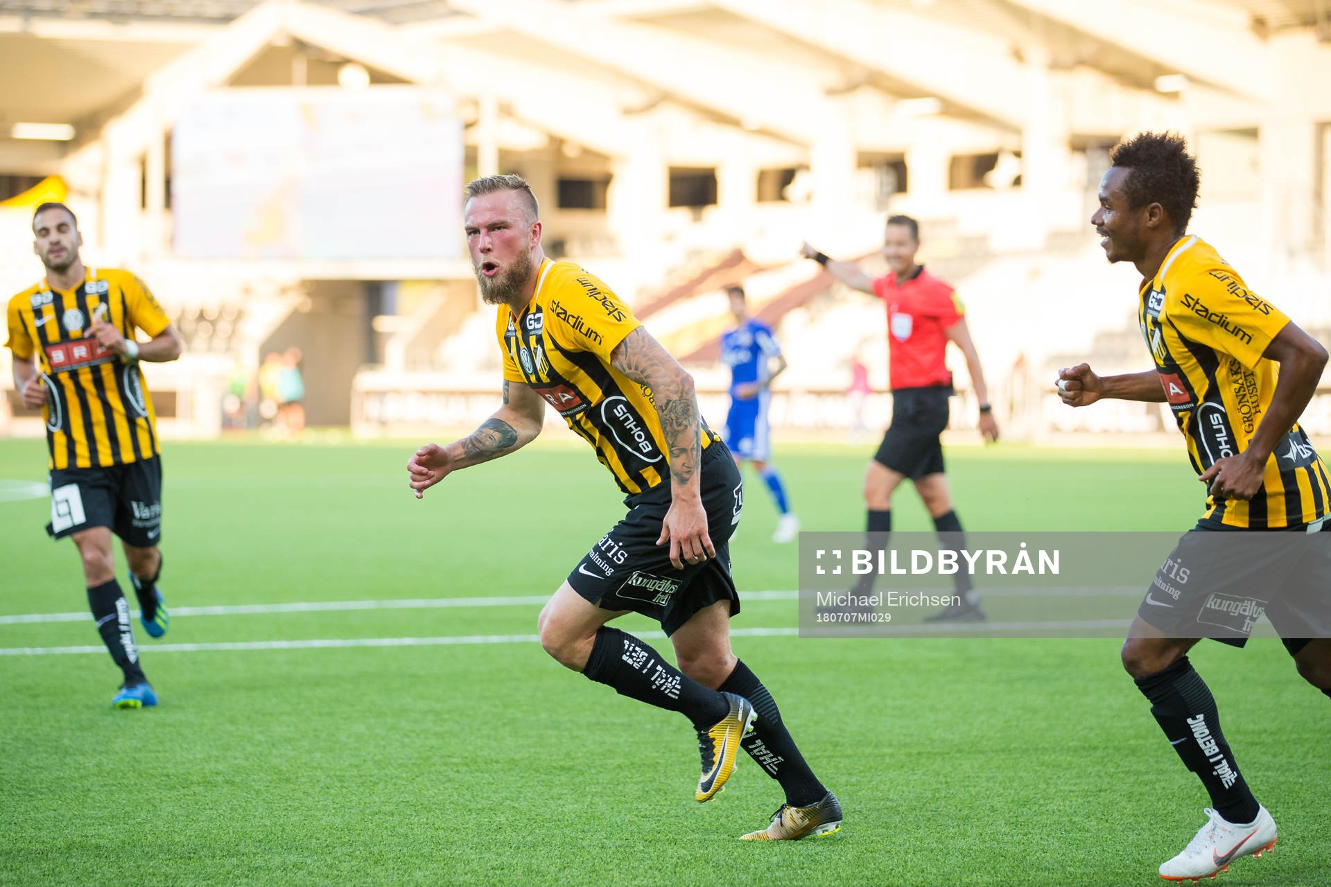 Häckens Alexander Faltsetas jublar