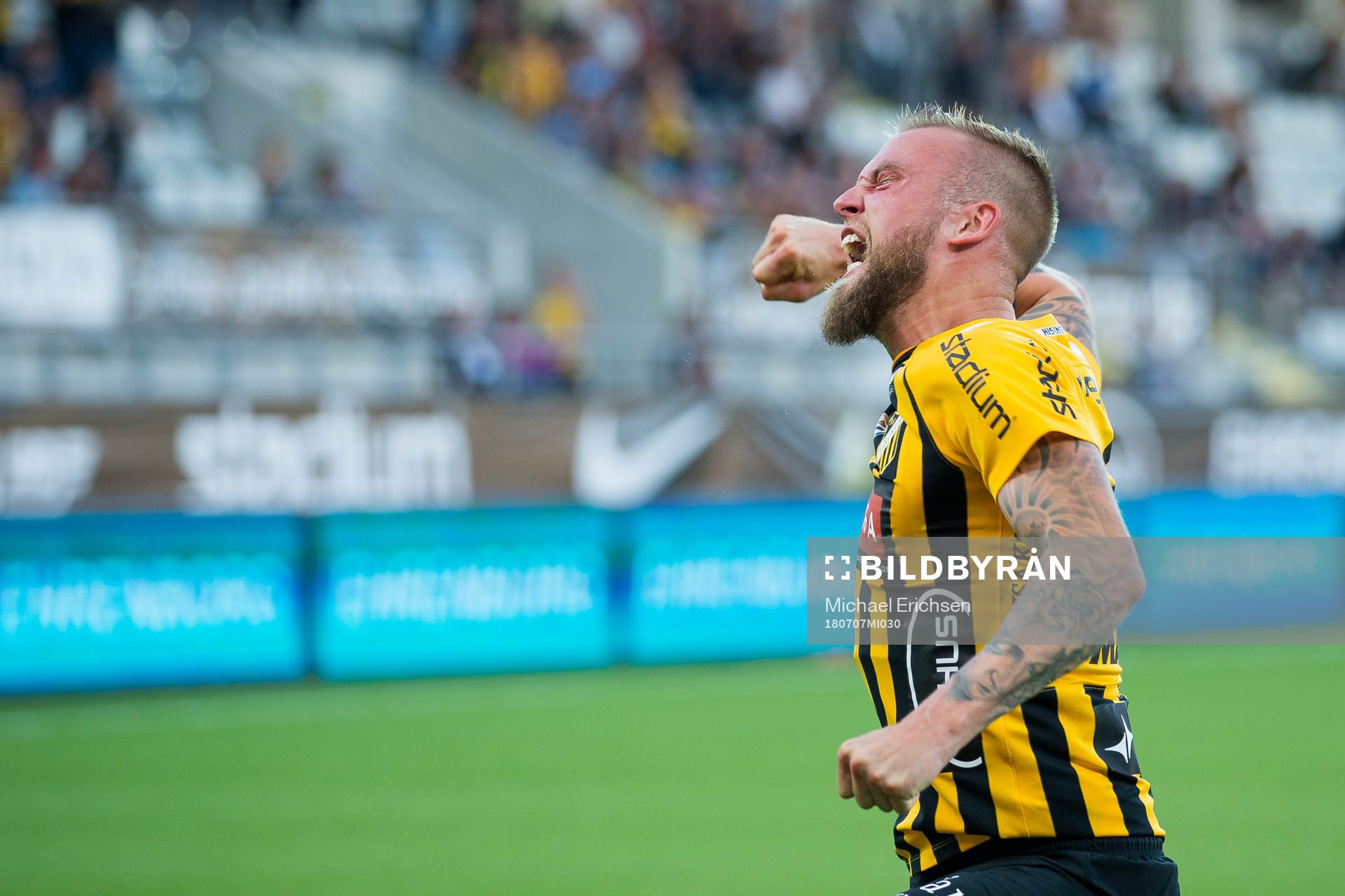 Häckens Alexander Faltsetas jublar efter 2-0 under fotbollsmatchen i allsvenskan mellan Häcken och GIF Sundsvall den 7 juli 2018 i Göteborg.