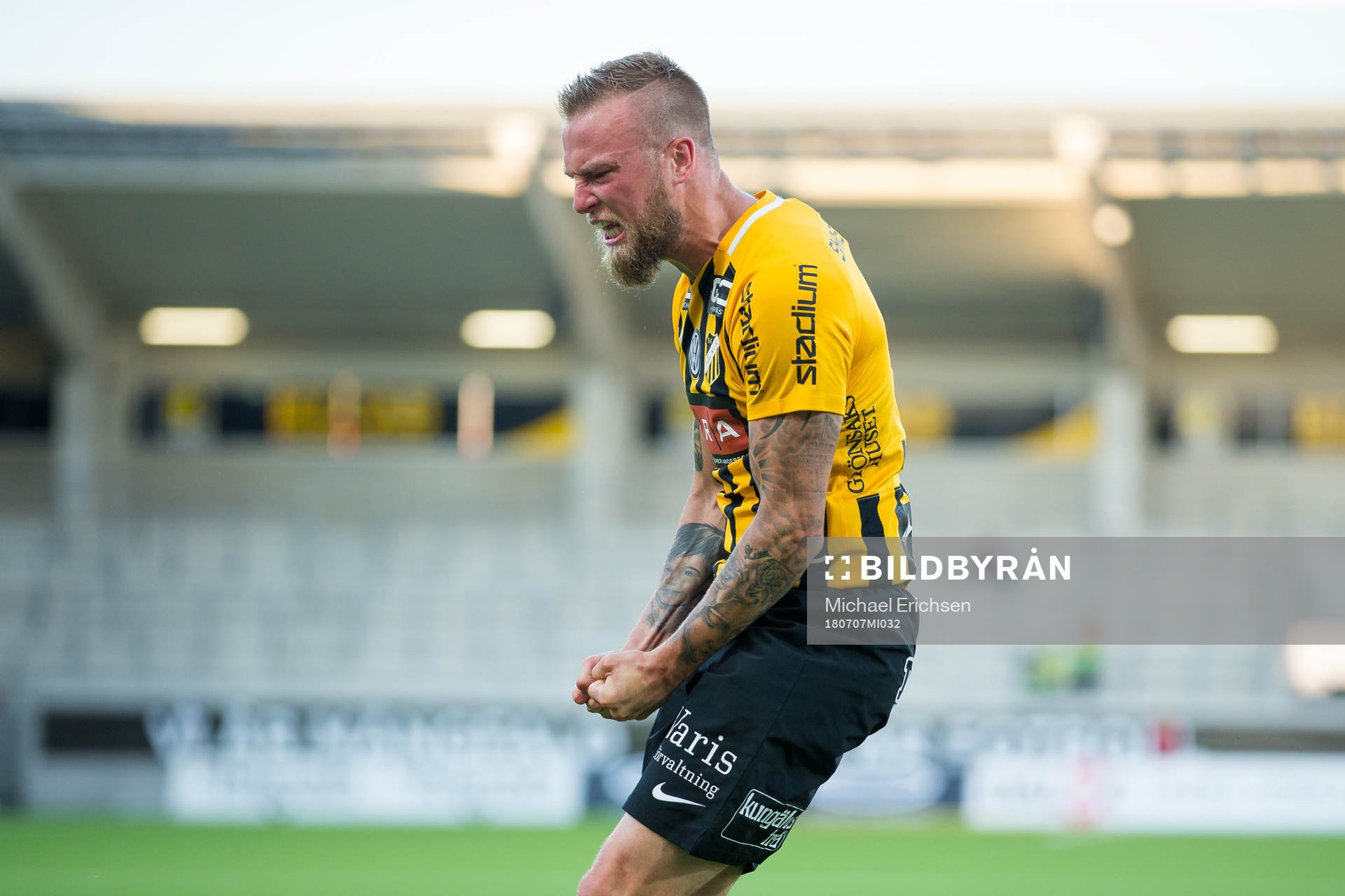 Häckens Alexander Faltsetas jublar