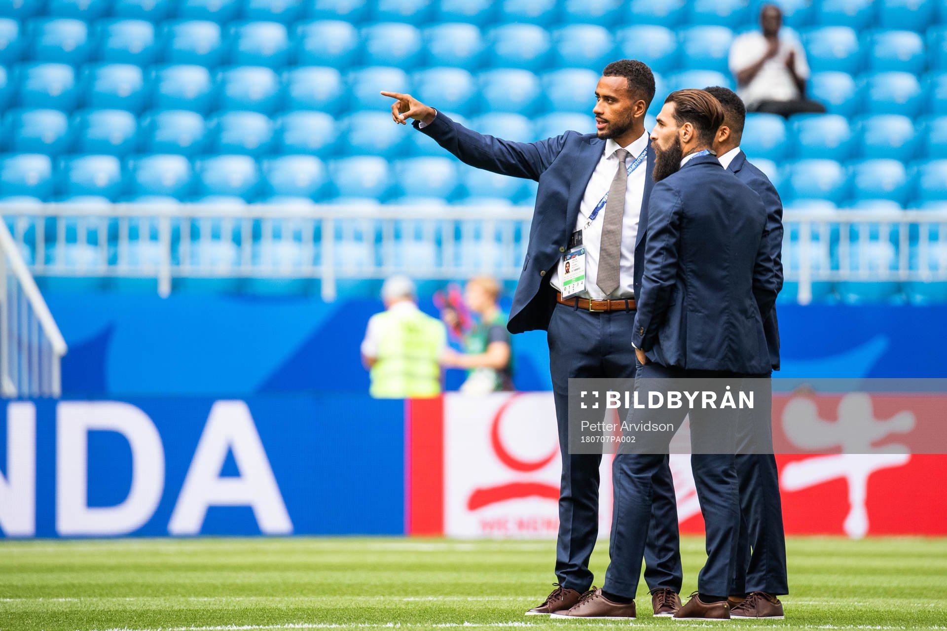 Isaac Kiese Thelin and Jimmy Durmaz of Sweden prior to the