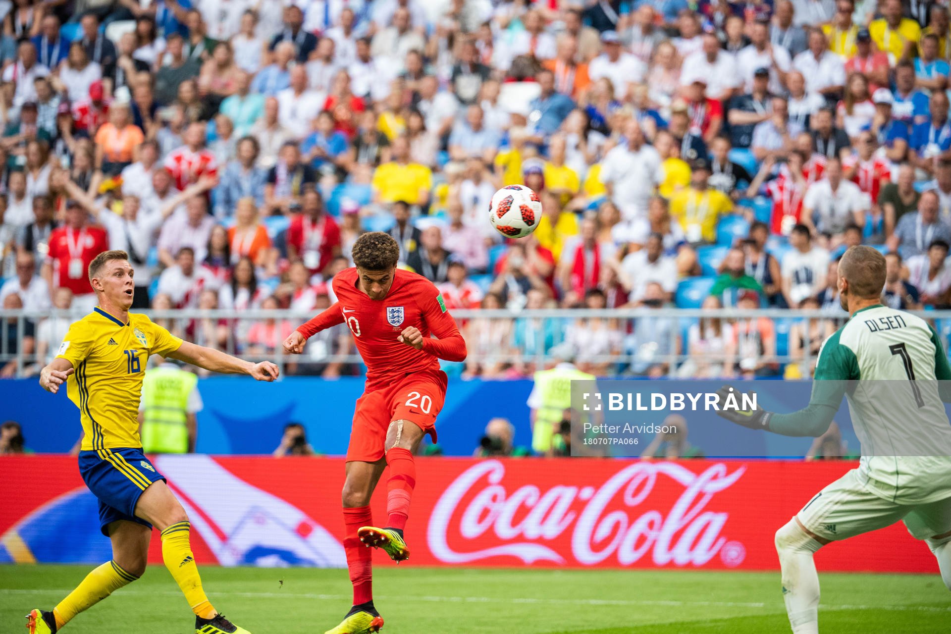 Emil Krafth and goalkeeper Robin Olsen of Sweden  sees Dele
