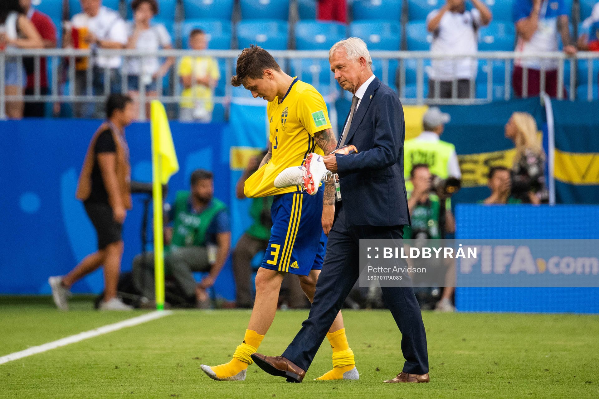 Team Manager Lars Richt and Victor Nilsson Lindelöf of
