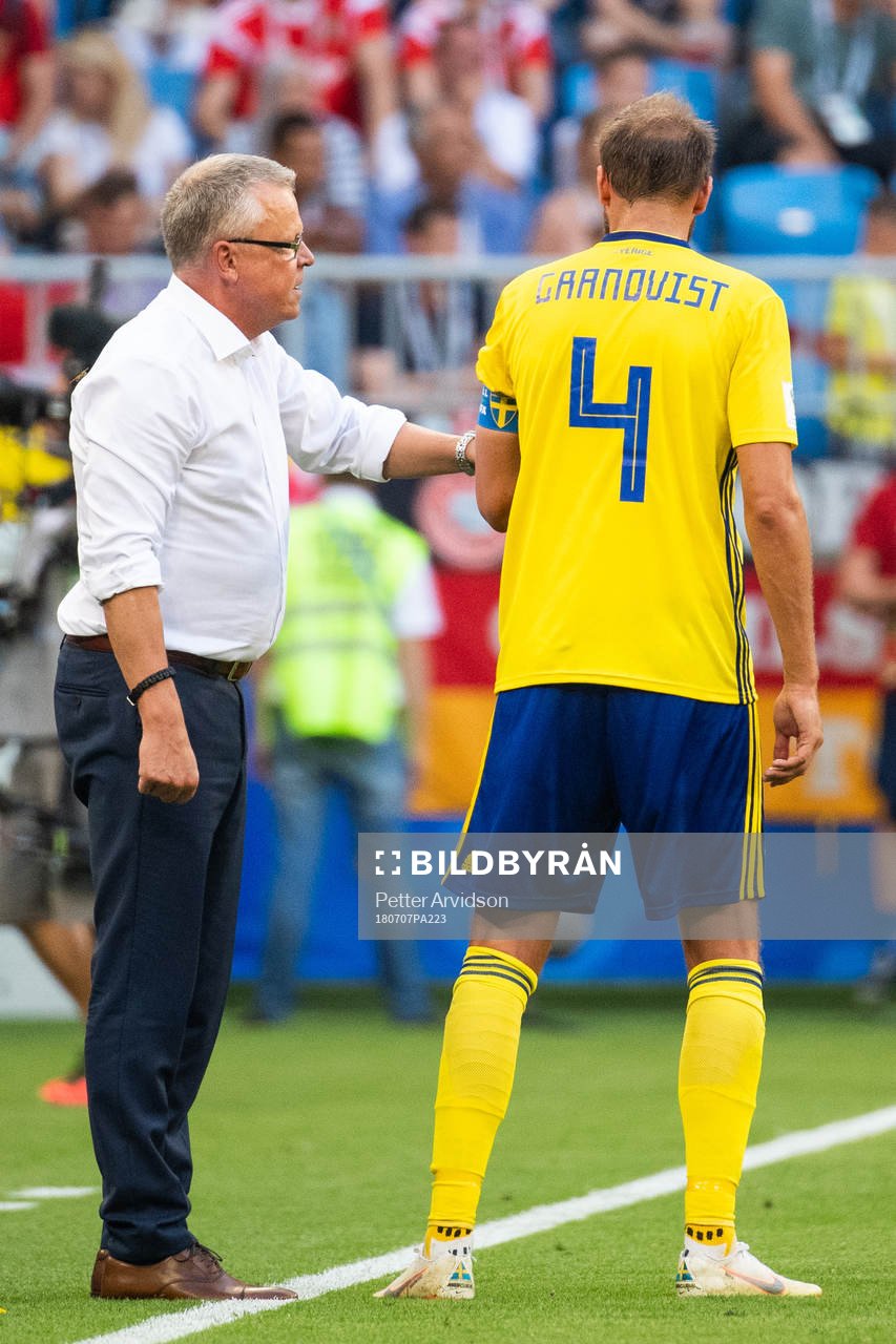 head coach Janne Andersson instructs Andreas Granqvist of