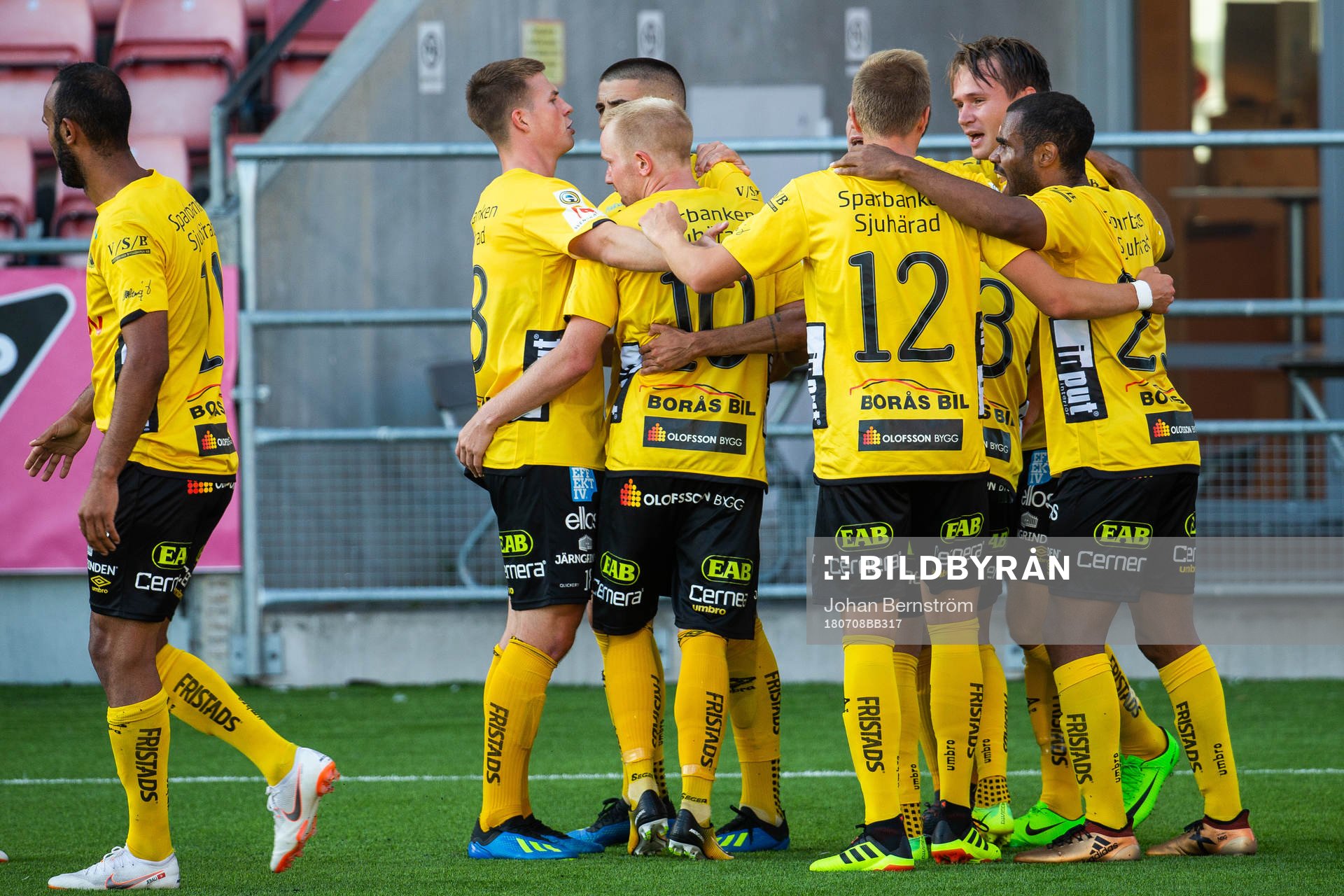 Elfsborgs Viktor Prodell jublar med lagkamrater