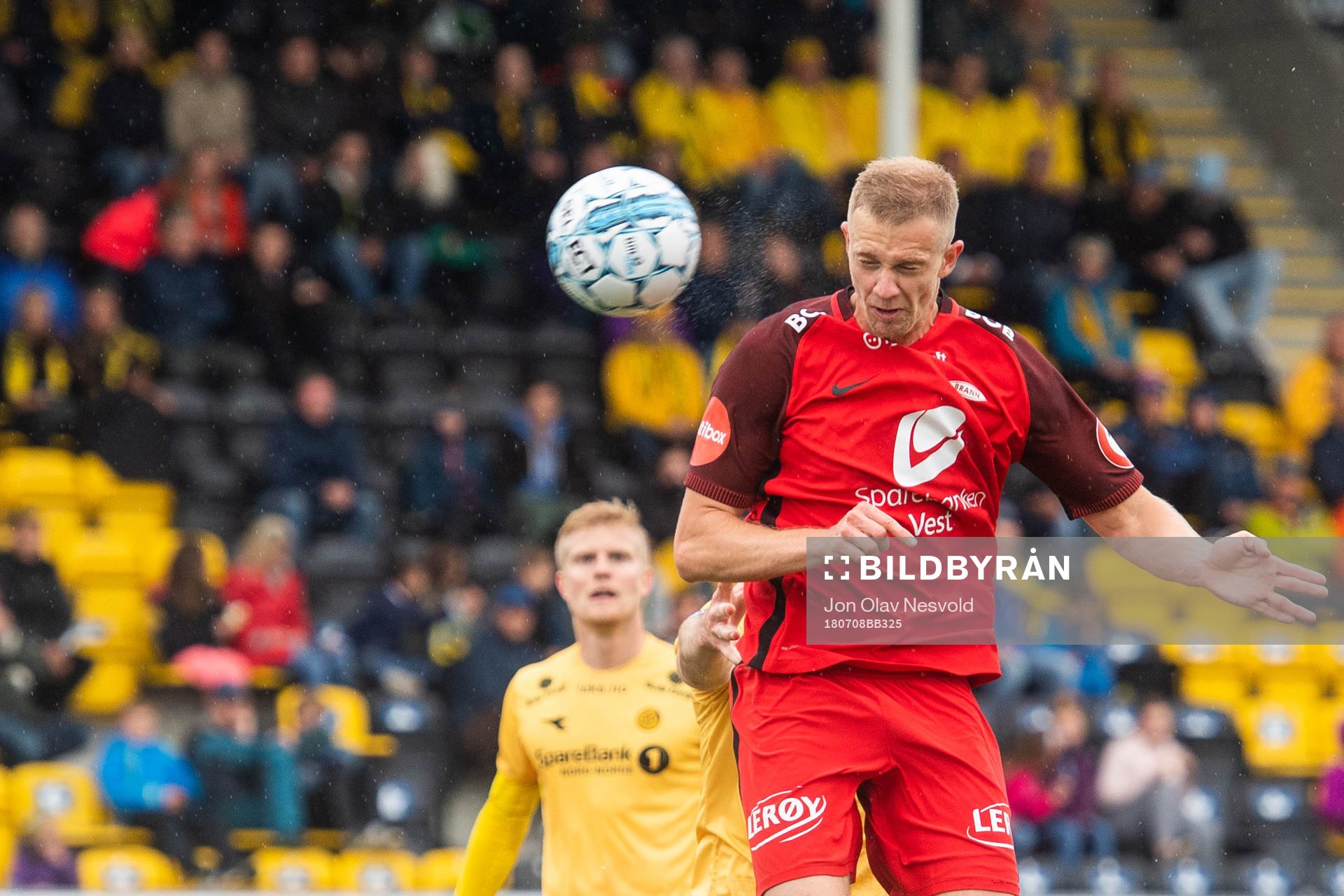 Peter Orry Larsen of Brann scores 1-2 with a header