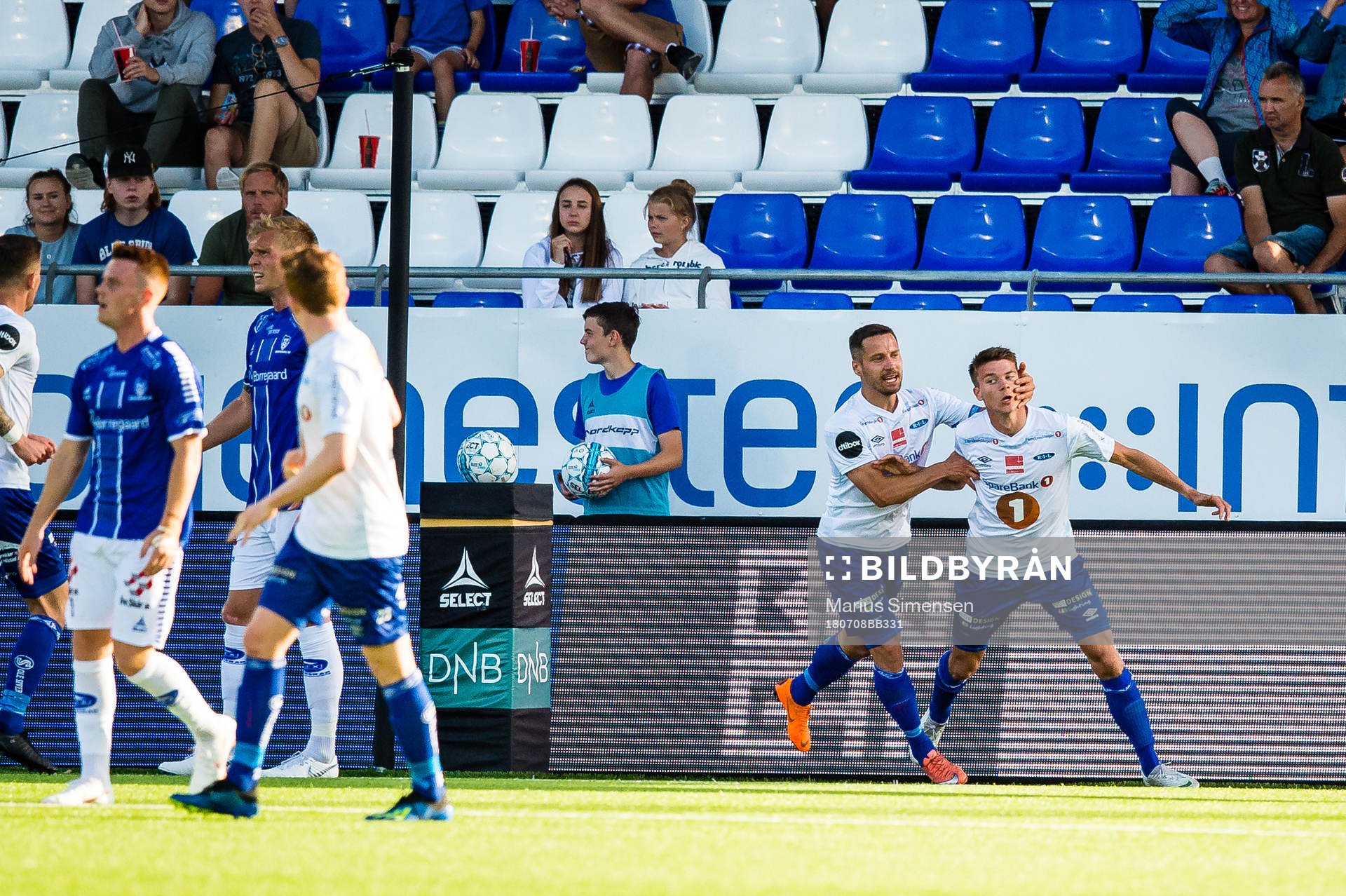 Simen Raaen Sandmæl celebrates 3-1 goal