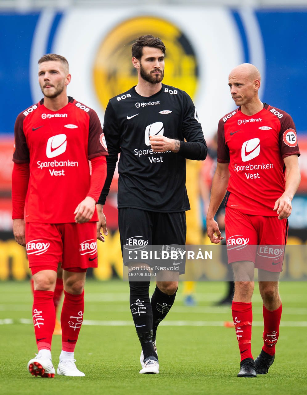 Gilli Rolantsson, goalkeeper Samuel Sahin-Radlinger and