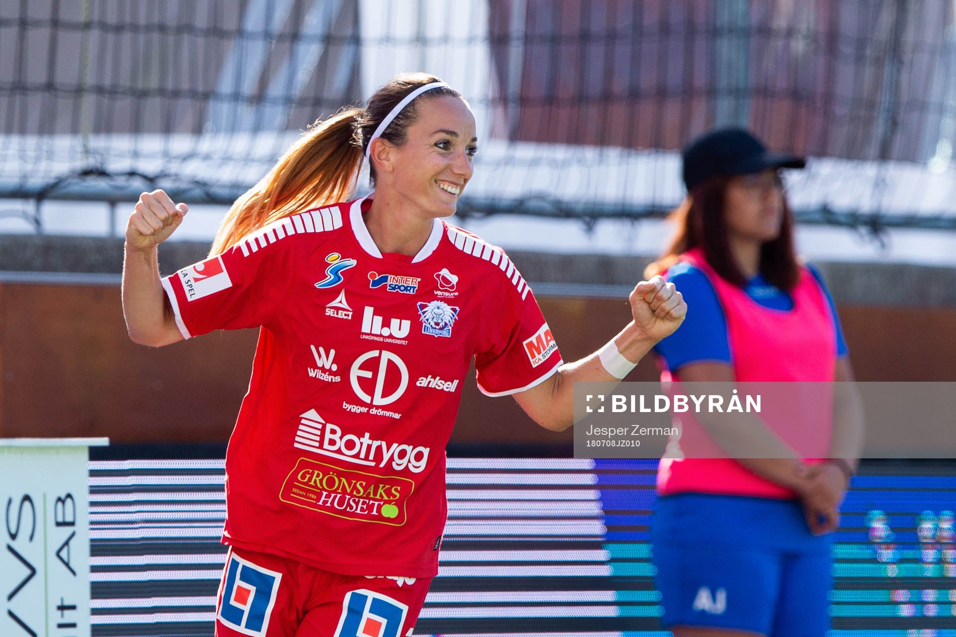 Linköpings Kosovare Asllani jublar