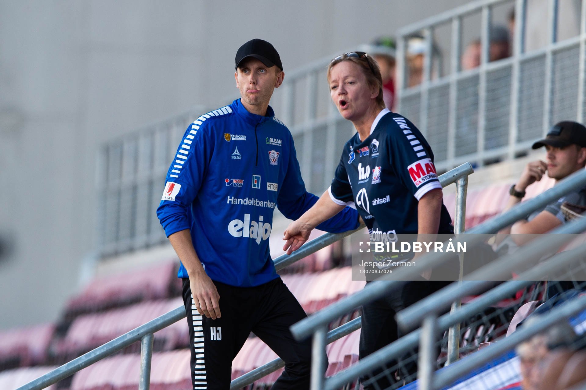 Linköpings tränare Henrik Jensen på läktaren
