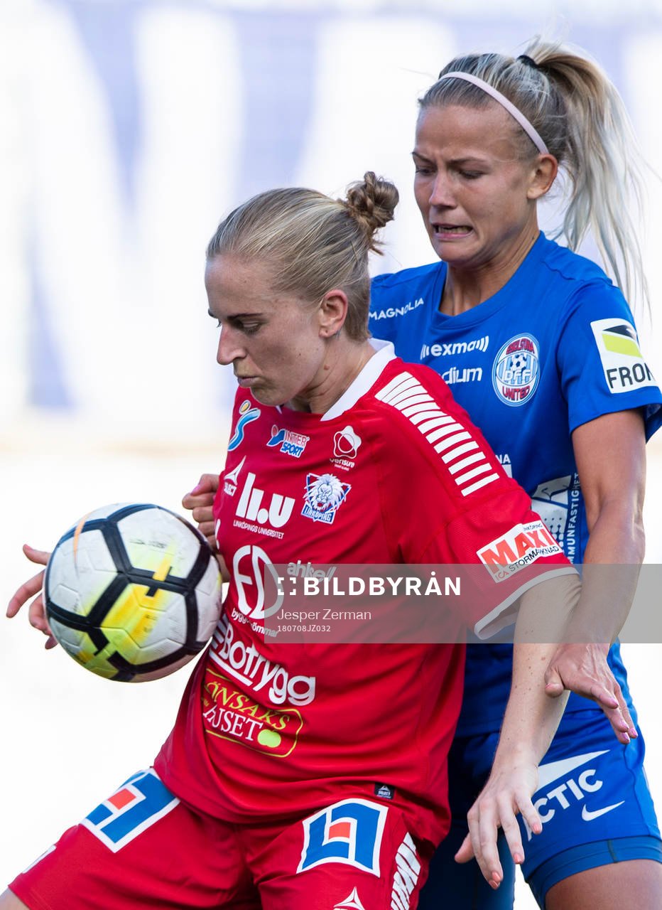 Linköpings Natasha Dowie håller undan för sin
