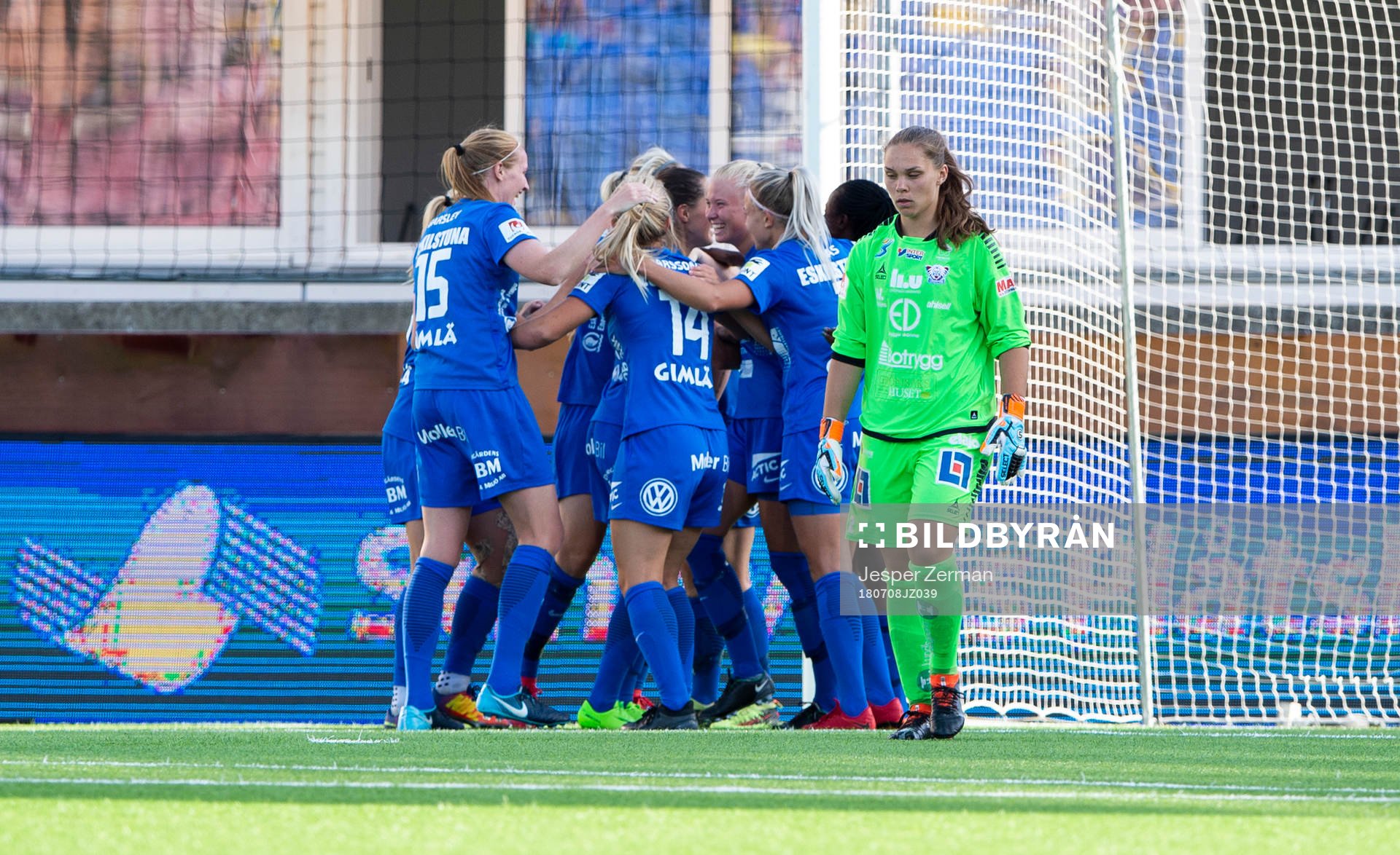 Linköpings målvakt Matilda Haglund deppar framför