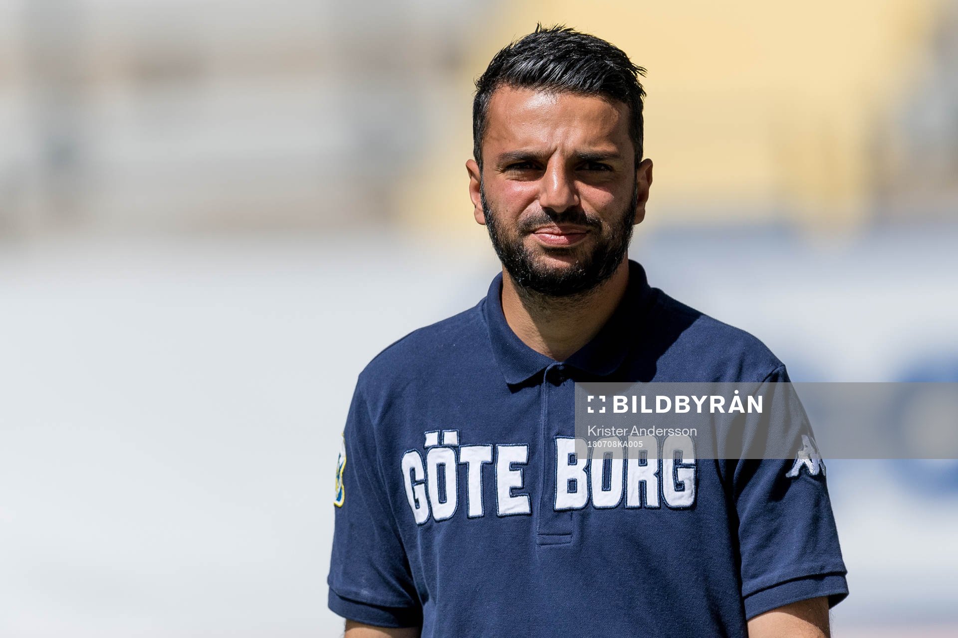 IFK Göteborgs tränare Poya Asbaghi före fotbollsmatchen