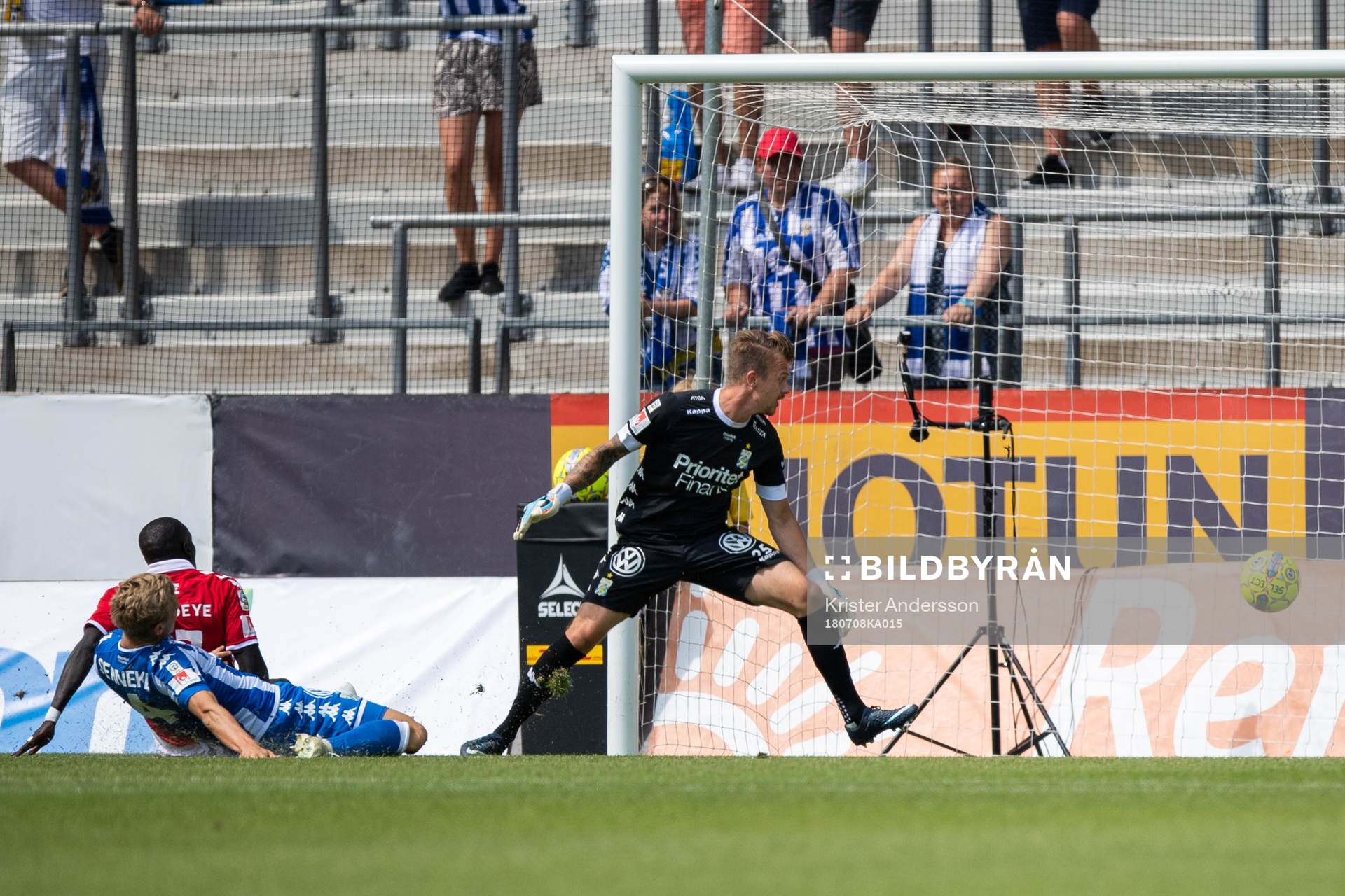 Kalmars Papa Alioune Diouf gör 0-1-målet bakom IFK