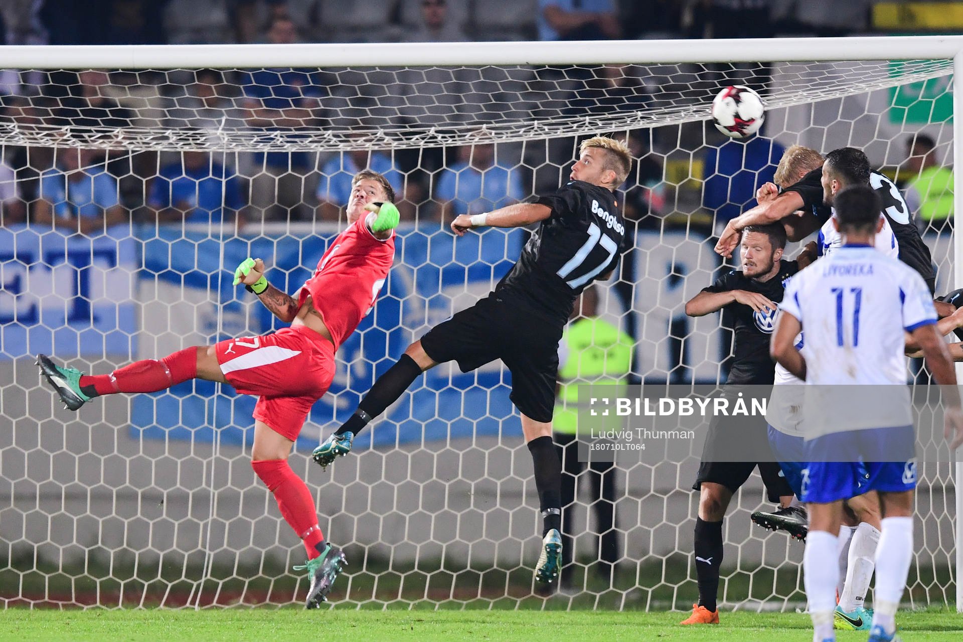 goalkeeper Johan Dahlin and Rasmus Bengtsson of Malmö FF